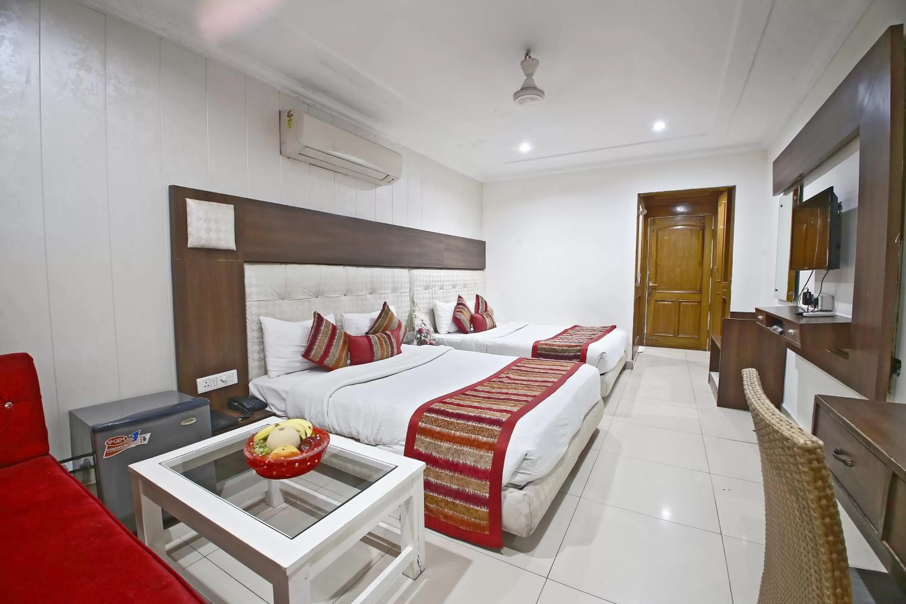 Photo of the whole room, Bed in Hotel Diamond Plaza