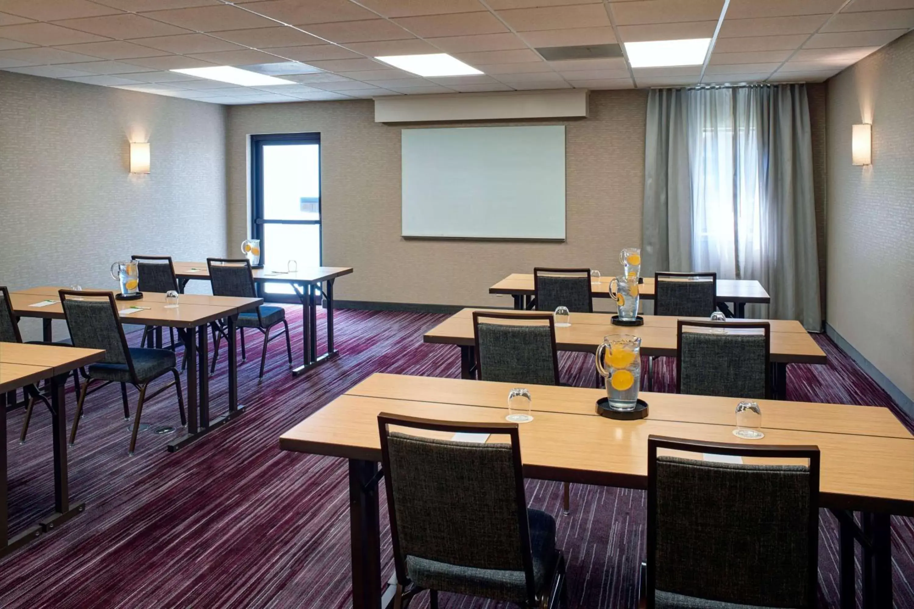Meeting/conference room in Sonesta Select Indianapolis Carmel