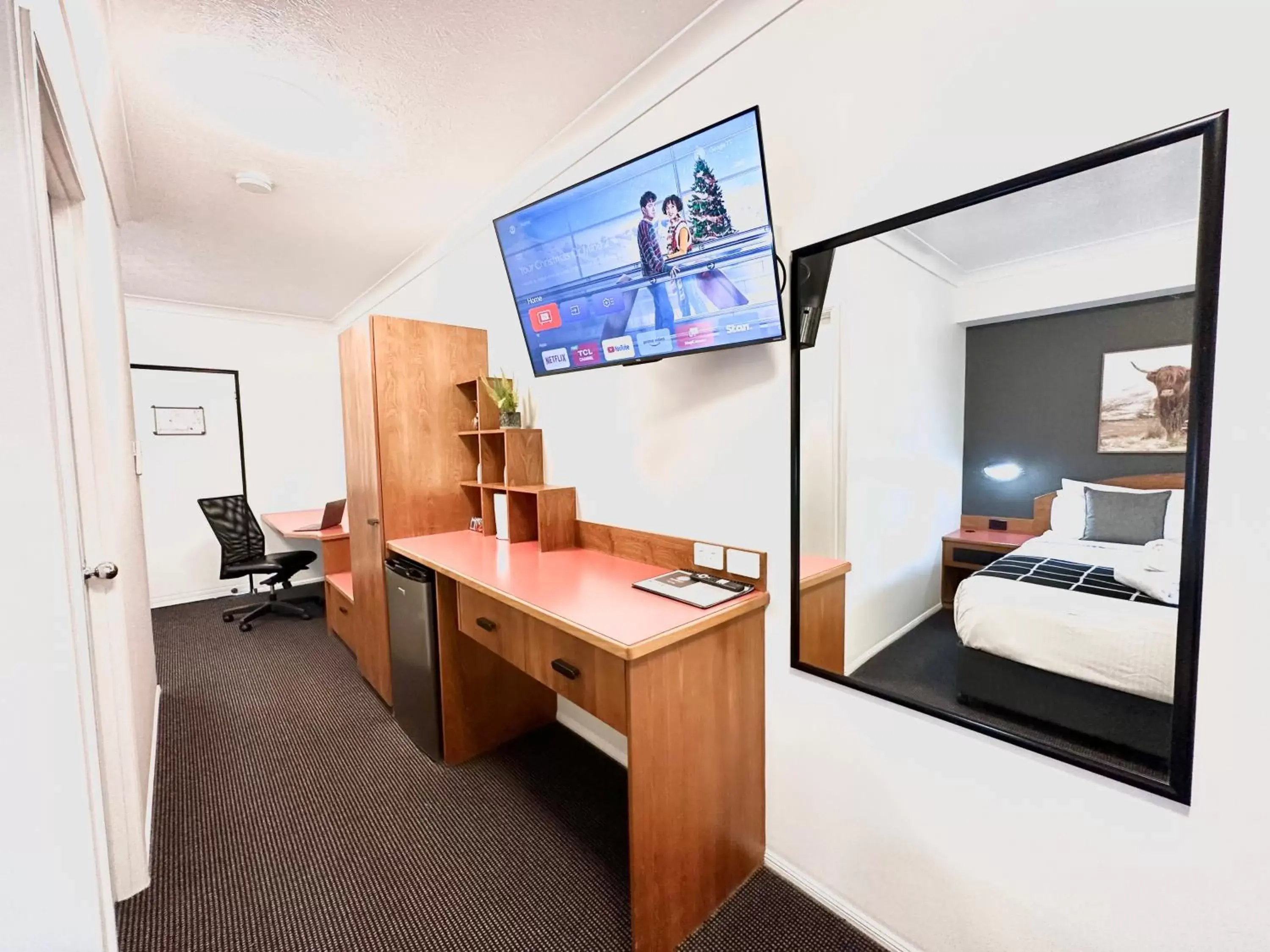 TV and multimedia, TV/Entertainment Center in Mackay Resort Motel