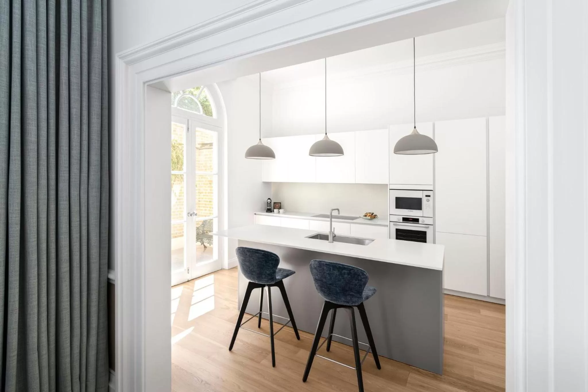 Photo of the whole room in COMO Metropolitan London