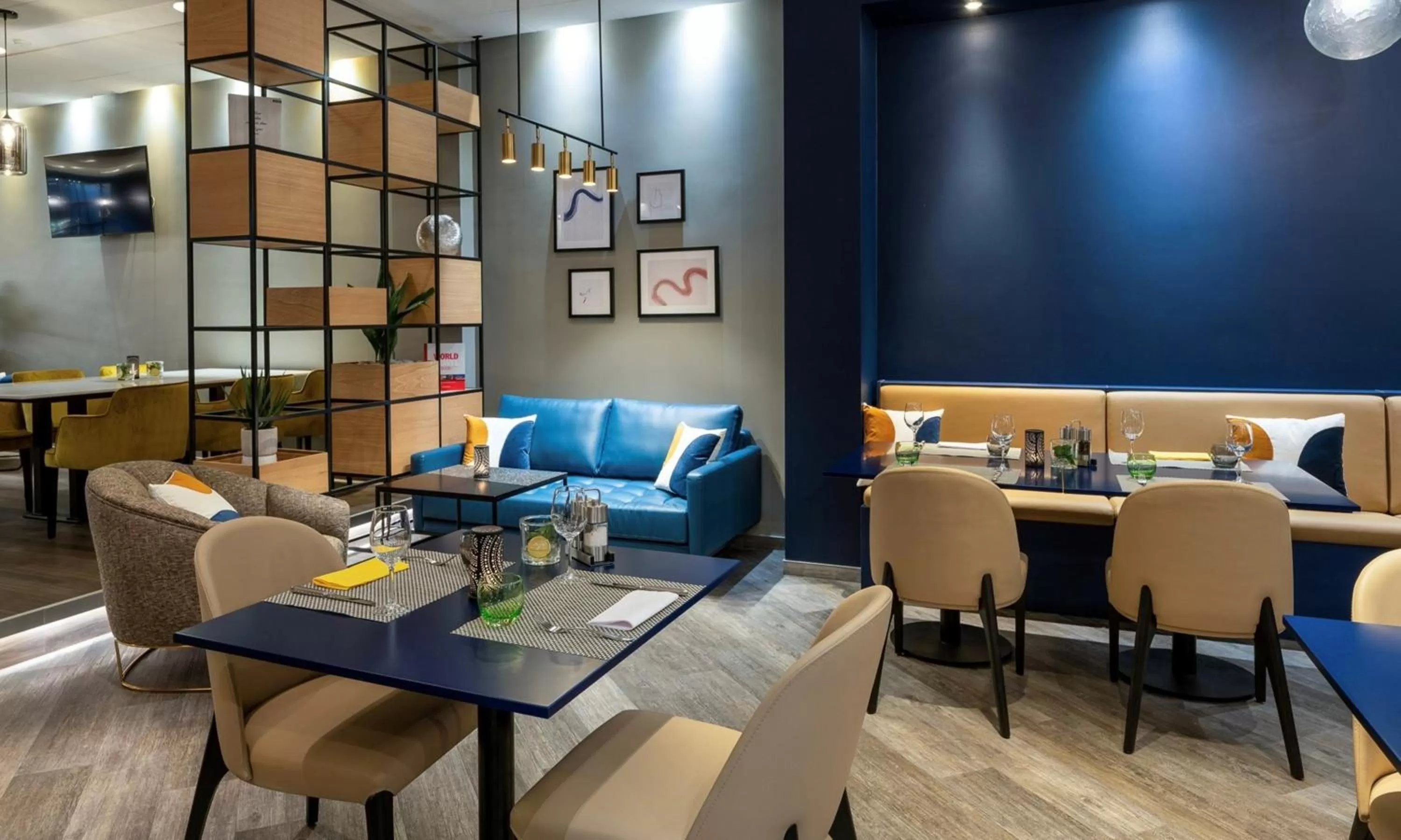 Restaurant/places to eat in voco Dusseldorf Seestern by IHG