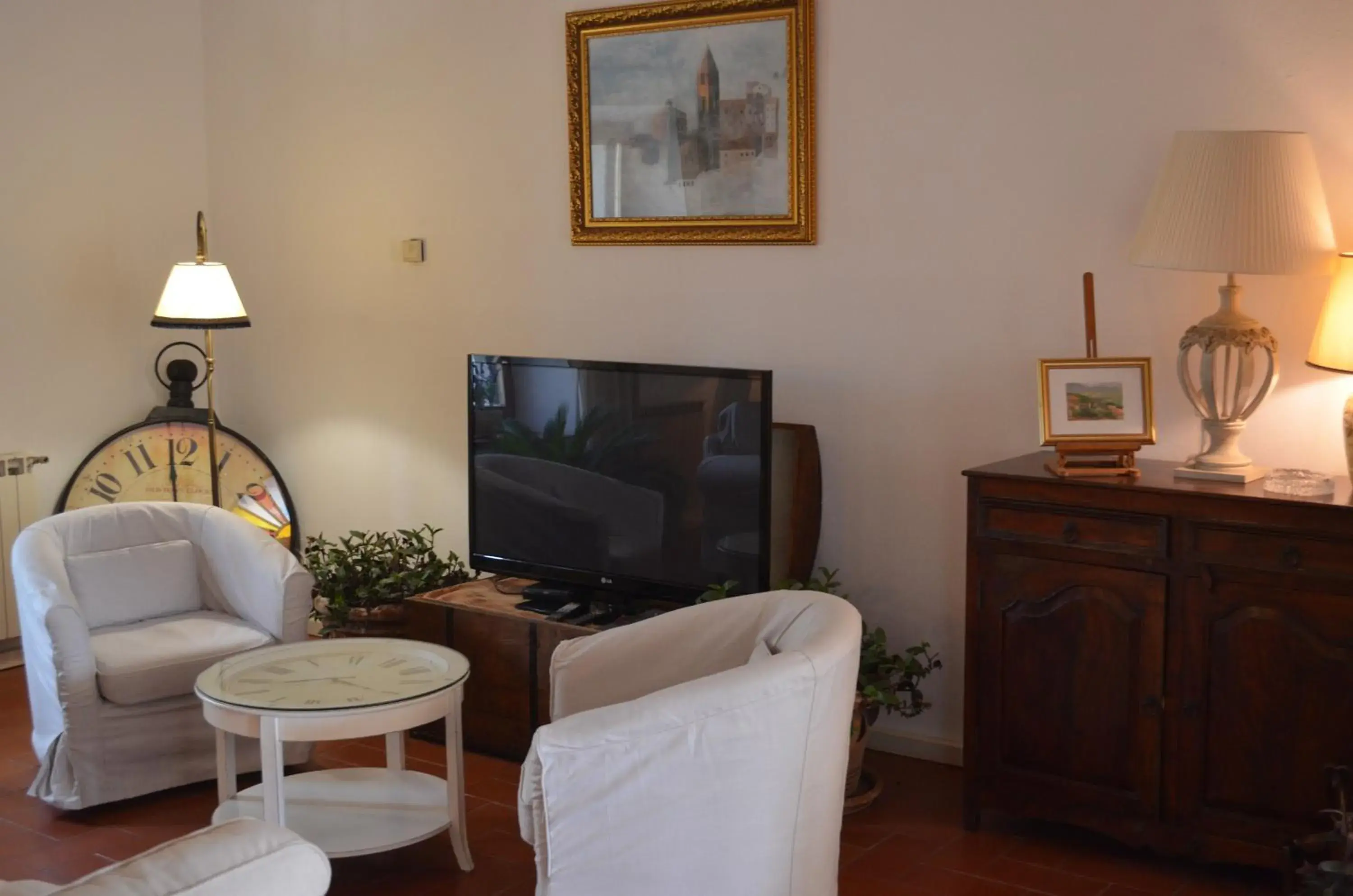 Lounge or bar, TV/Entertainment Center in Villa Schiatti