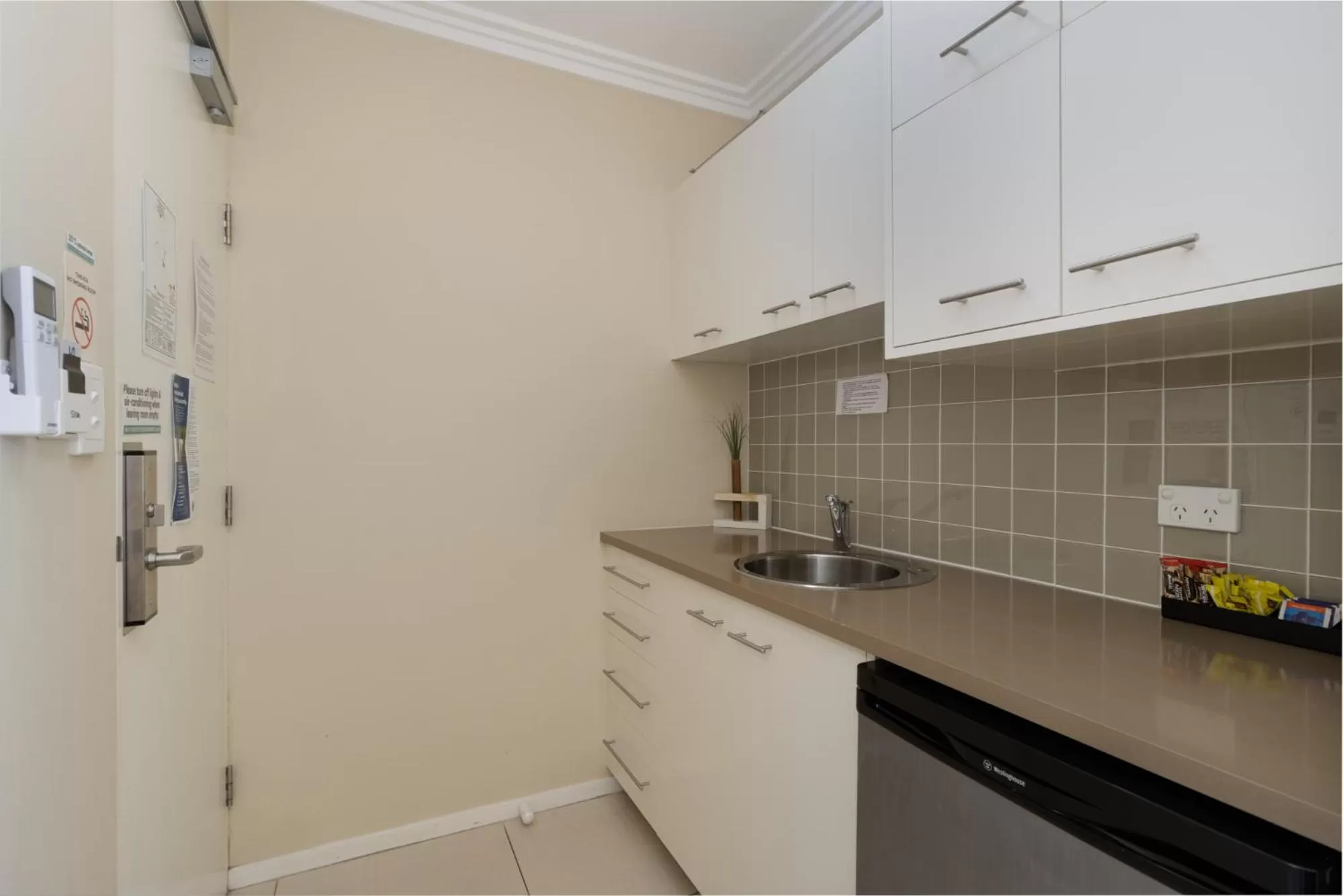 Kitchen/Kitchenette in Eden by the Bay