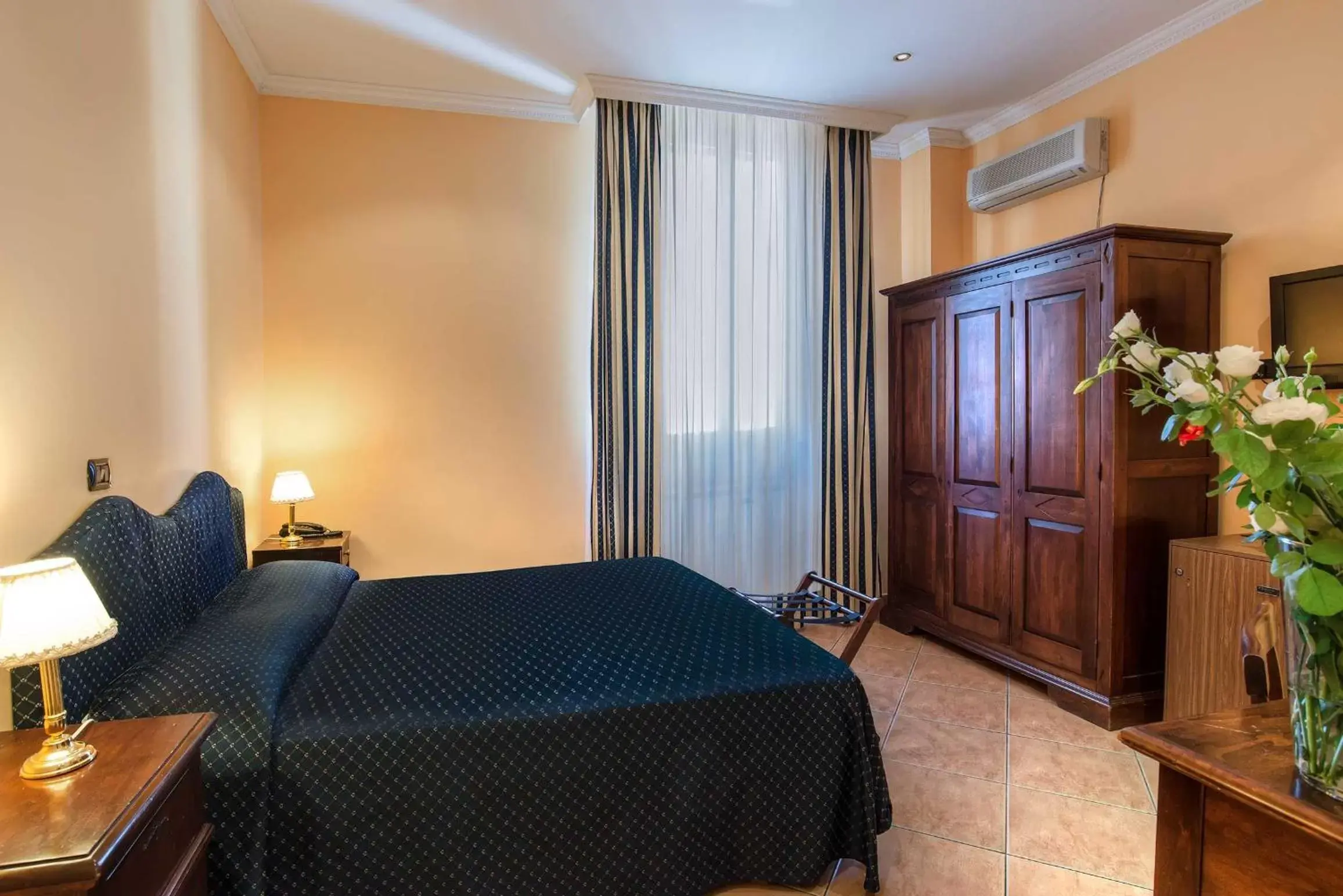 Photo of the whole room, Bed in Hotel Caracciolo