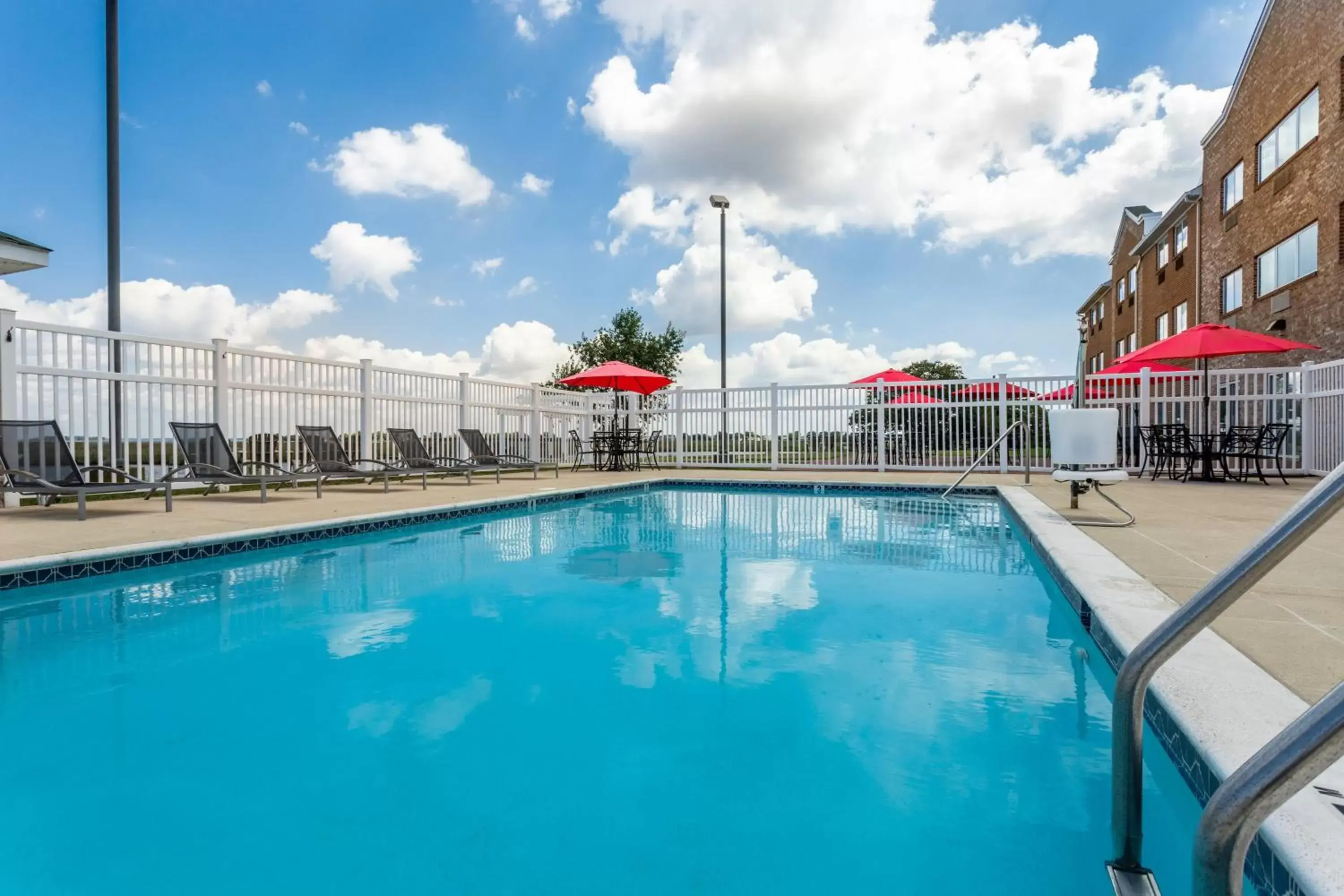 Swimming Pool in Holiday Inn Express Annapolis East-Kent Island, an IHG Hotel