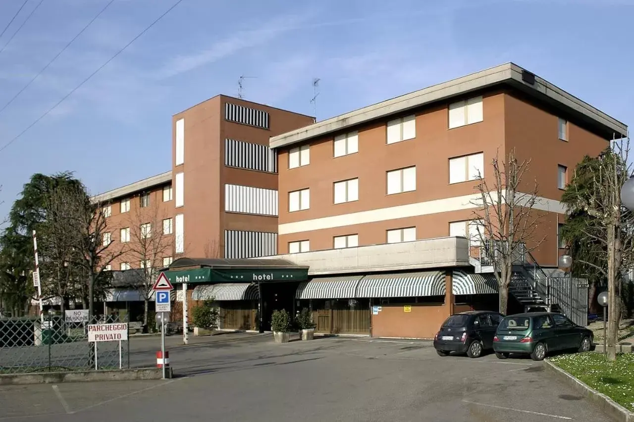 Property Building in CDH Hotel Modena