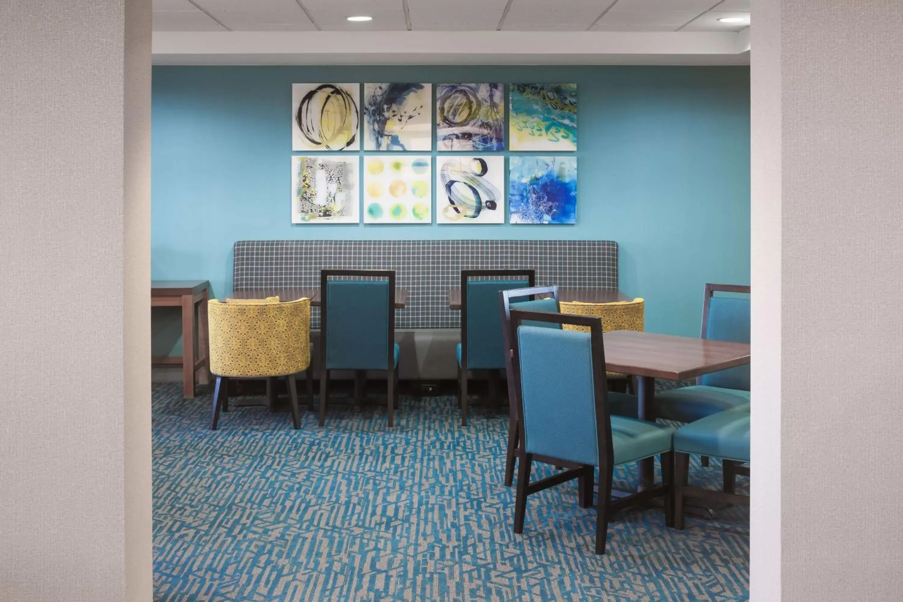 Lobby or reception, Restaurant/Places to Eat in Hampton Inn Kansas City Liberty