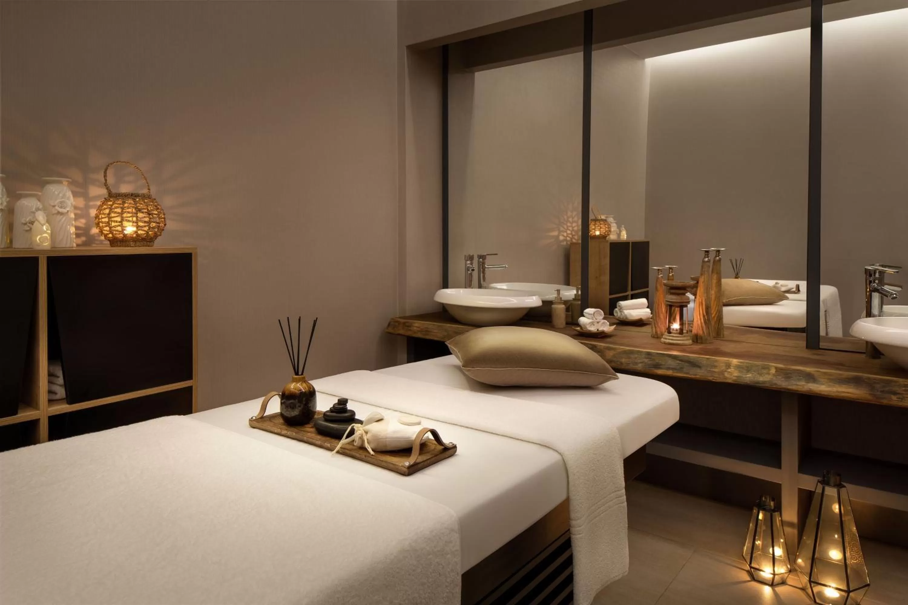 Spa and wellness centre/facilities, Bed in Sheraton Istanbul City Center