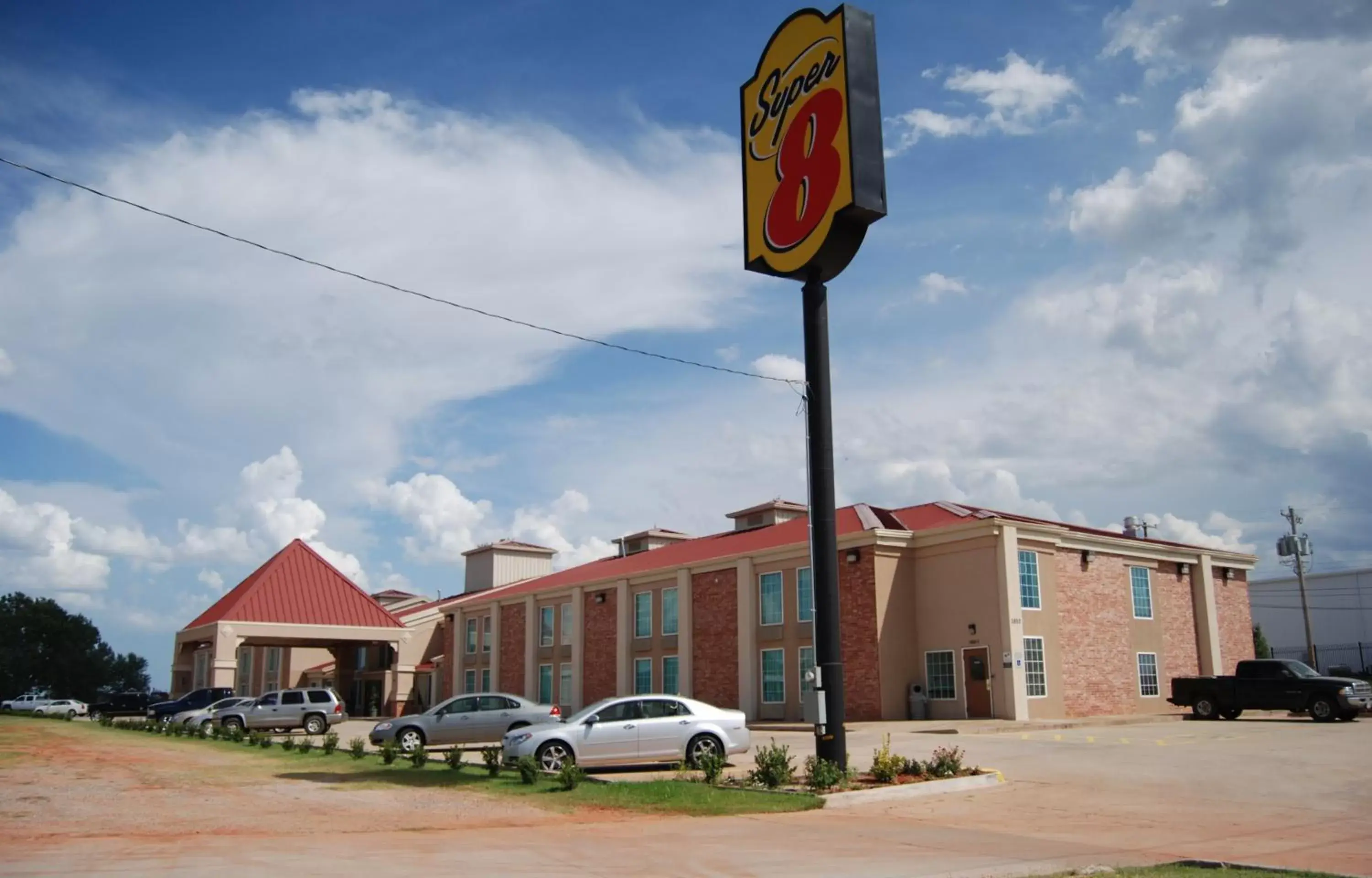 Facade/entrance, Property Building in Super 8 by Wyndham Oklahoma City