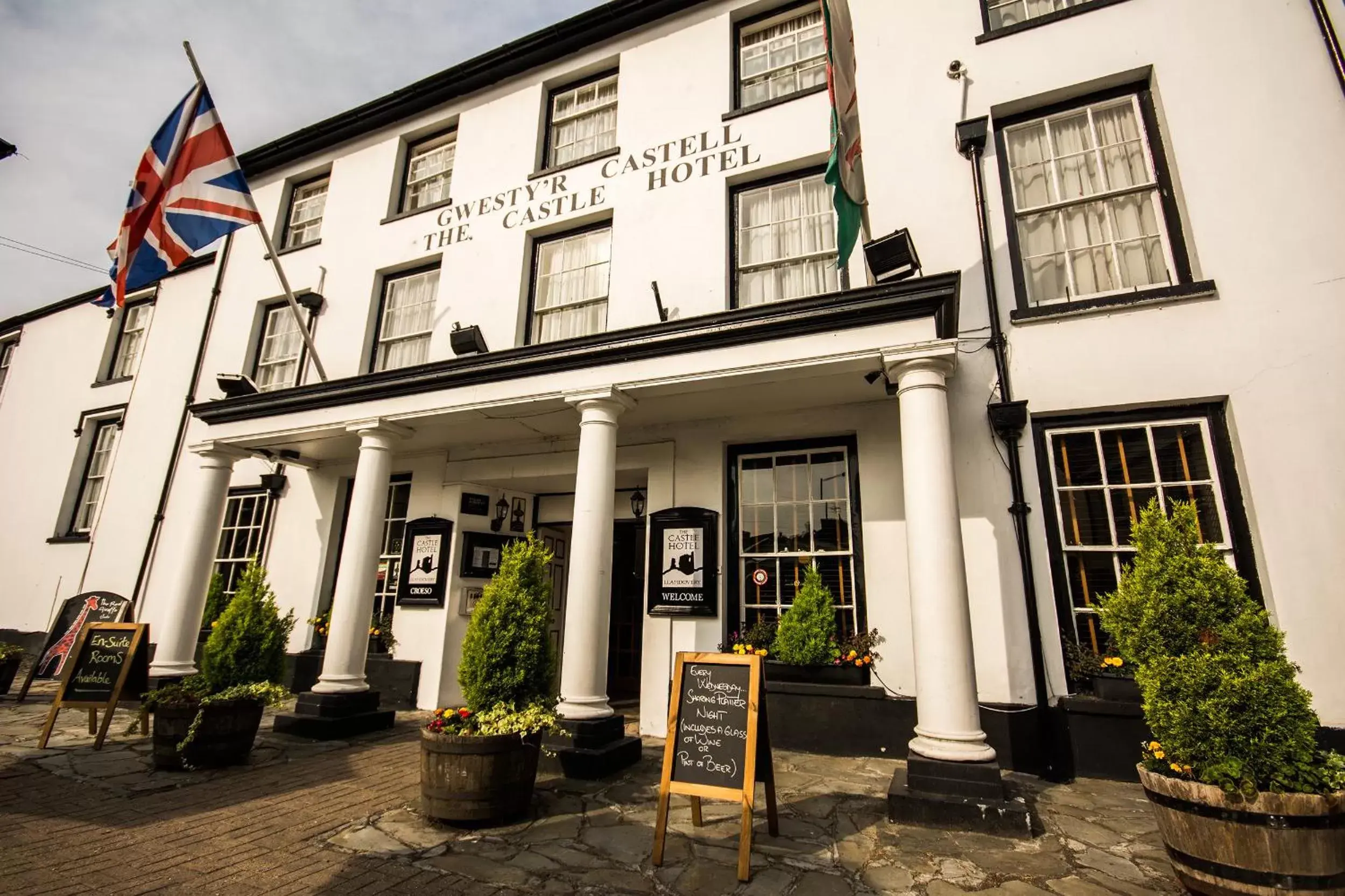 Facade/entrance, Property Building in The Castle Hotel