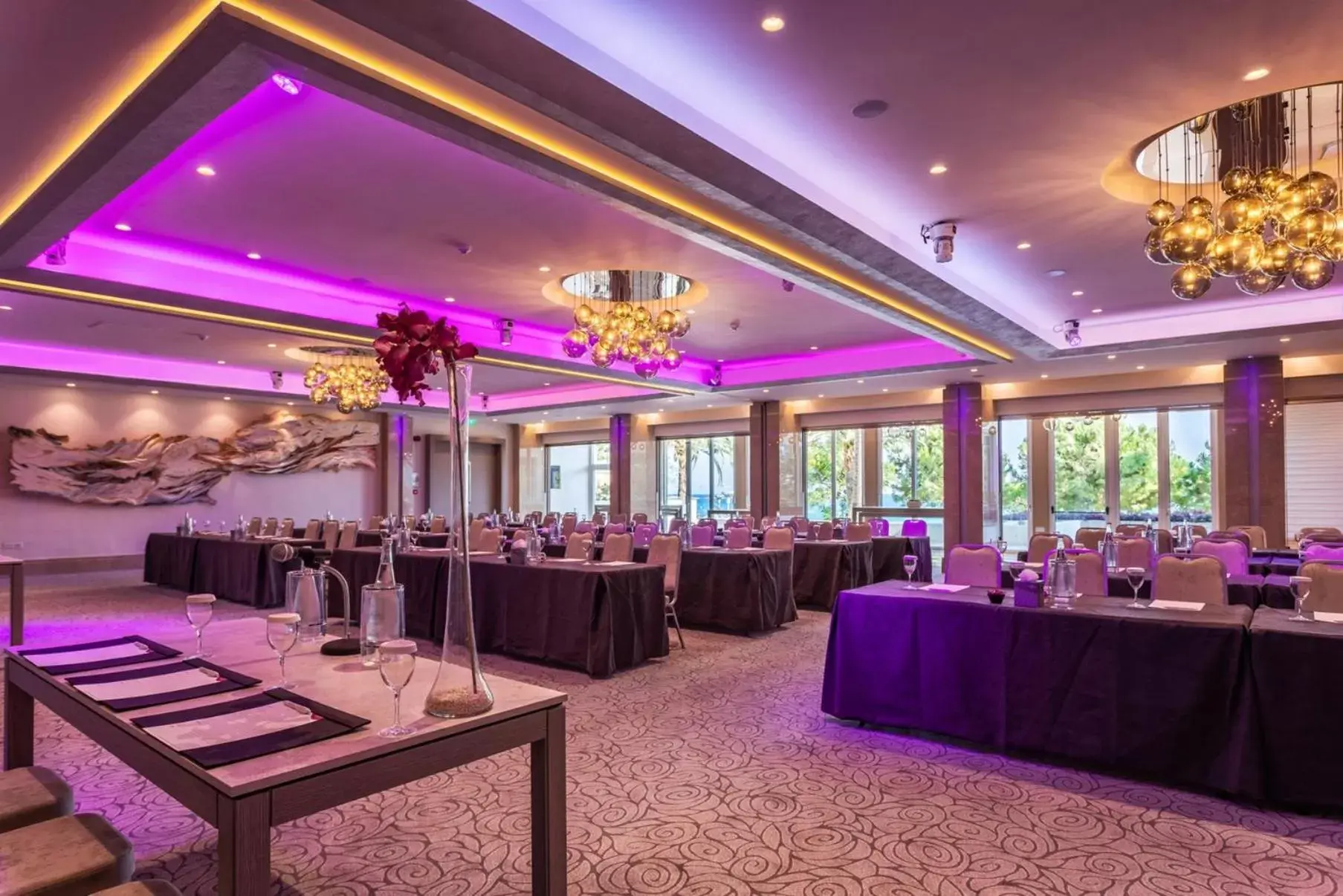 Meeting/conference room, Restaurant/Places to Eat in Crowne Plaza Limassol, an IHG Hotel