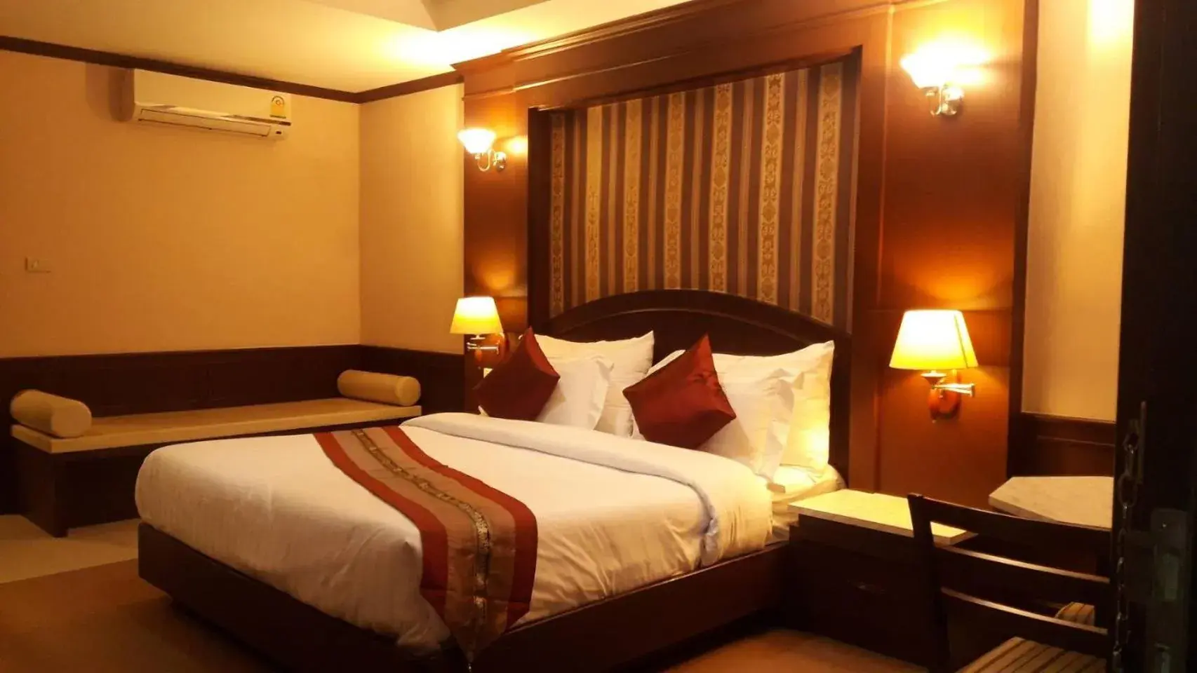 Bed in The Lion King Hotel Udonthani Bed in The Lion King Hotel Udonthani