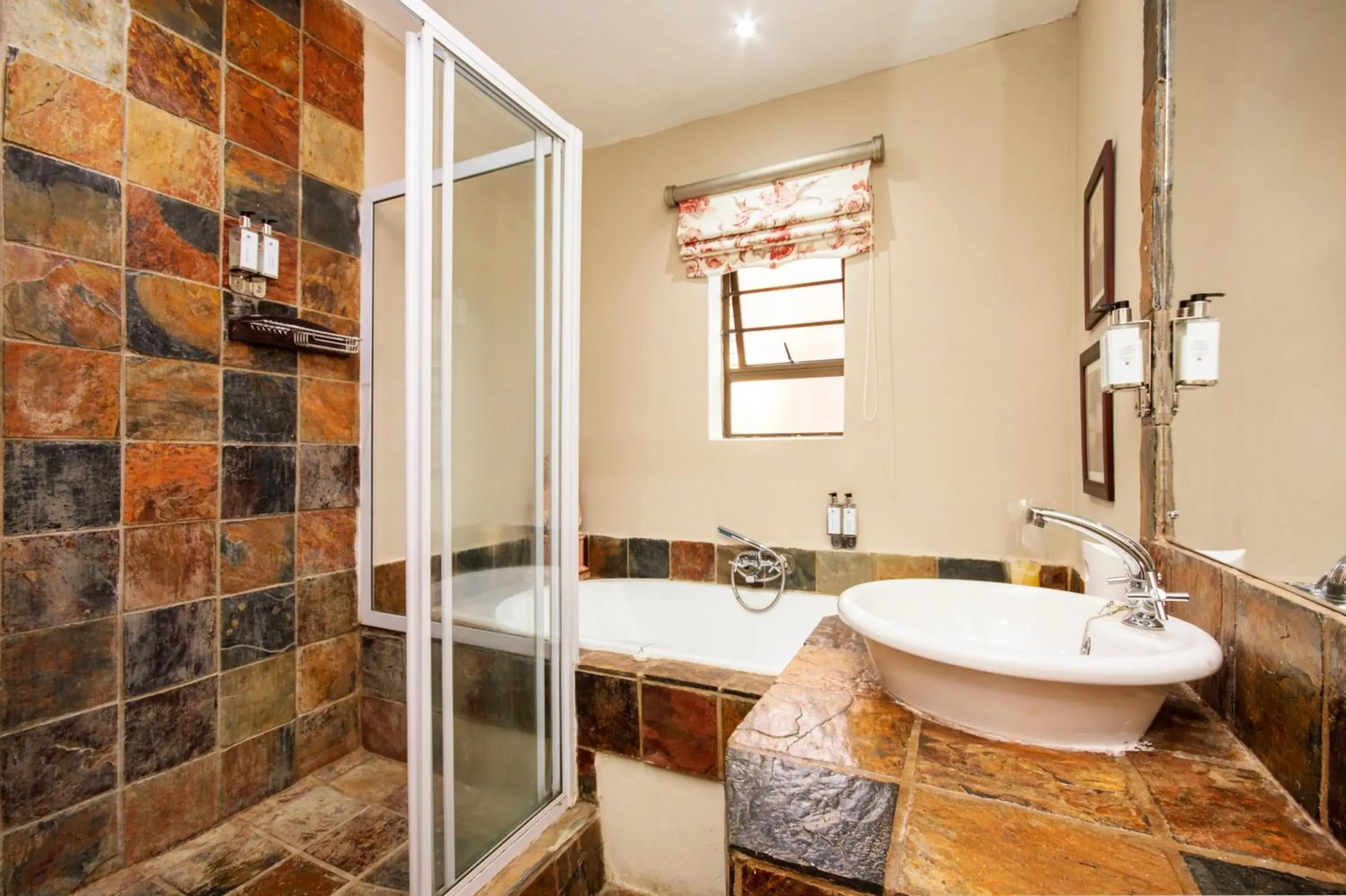 Bathroom in Nautilus Guesthouse