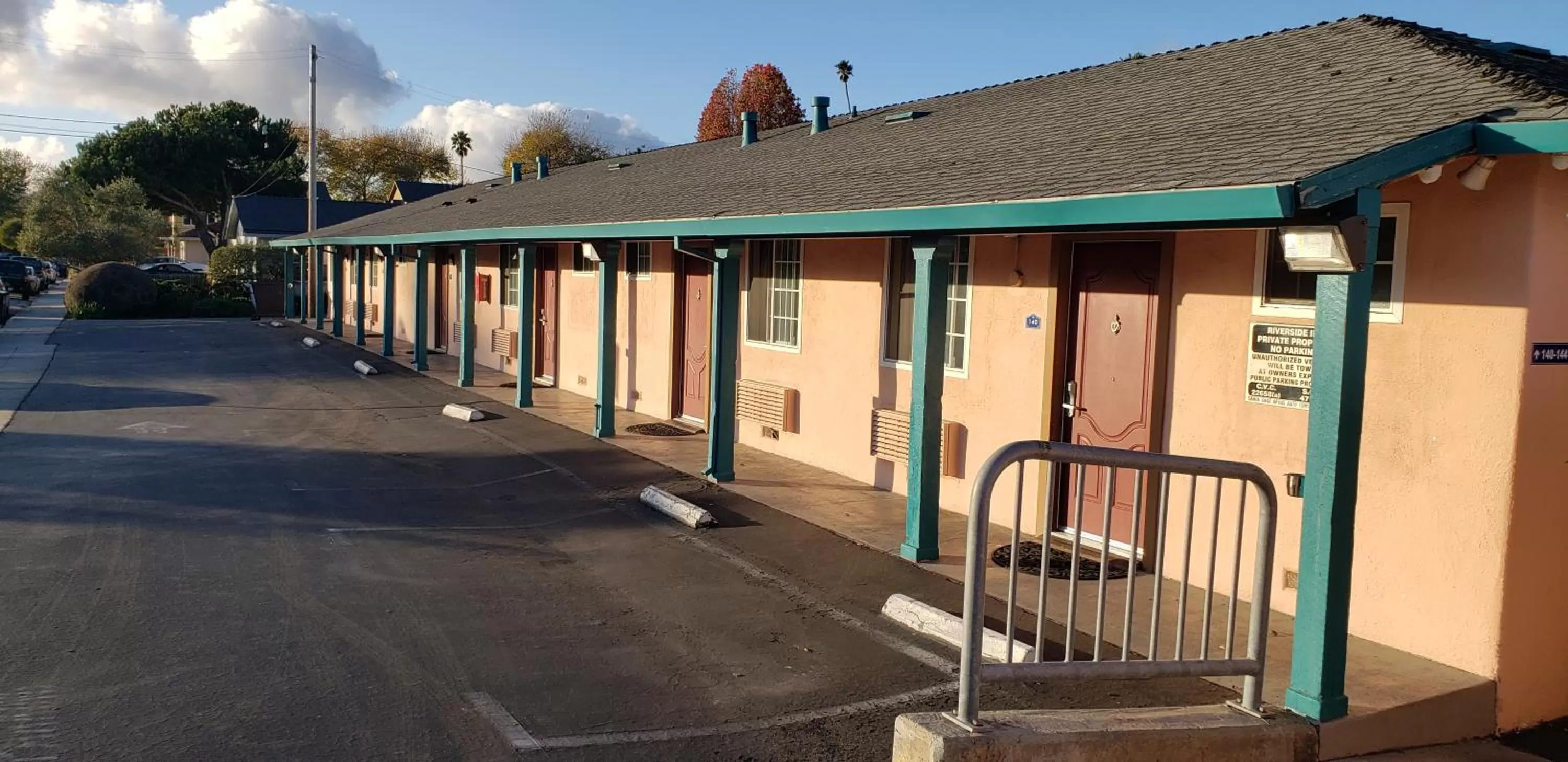 Street view in Riverside Inn & Suites Santa Cruz