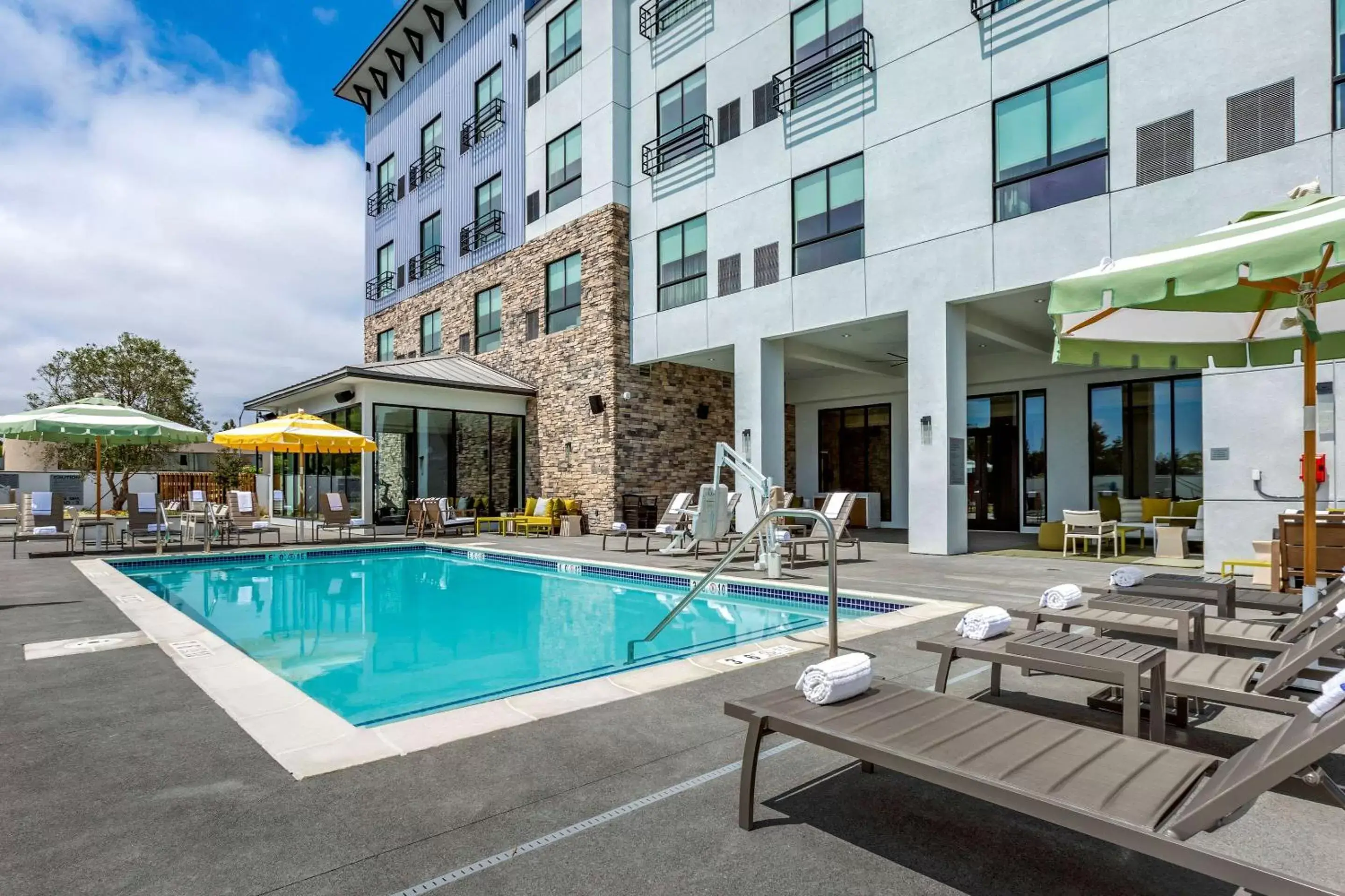 On site, Swimming Pool in Cambria Hotel Sonoma Wine Country