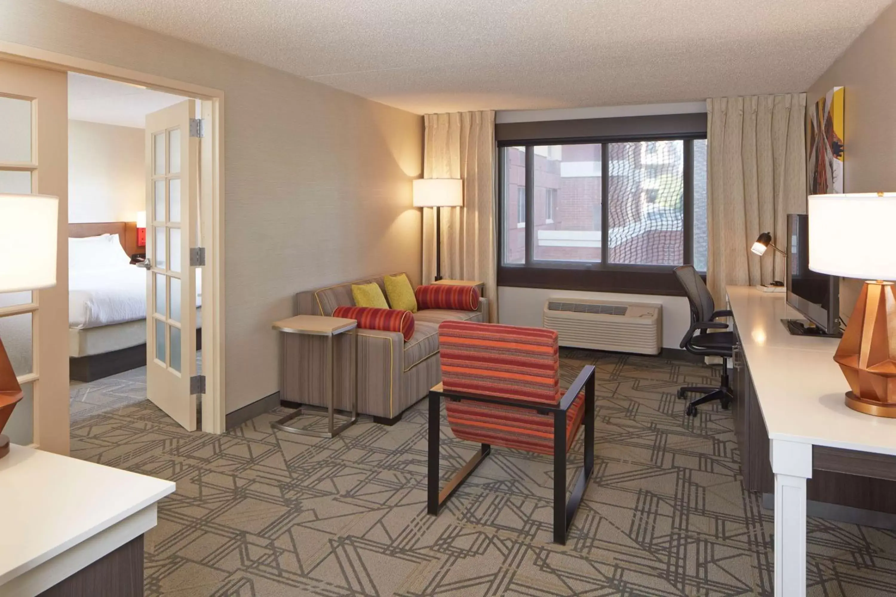 Bedroom, Seating Area in Hilton Garden Inn Scottsdale Old Town