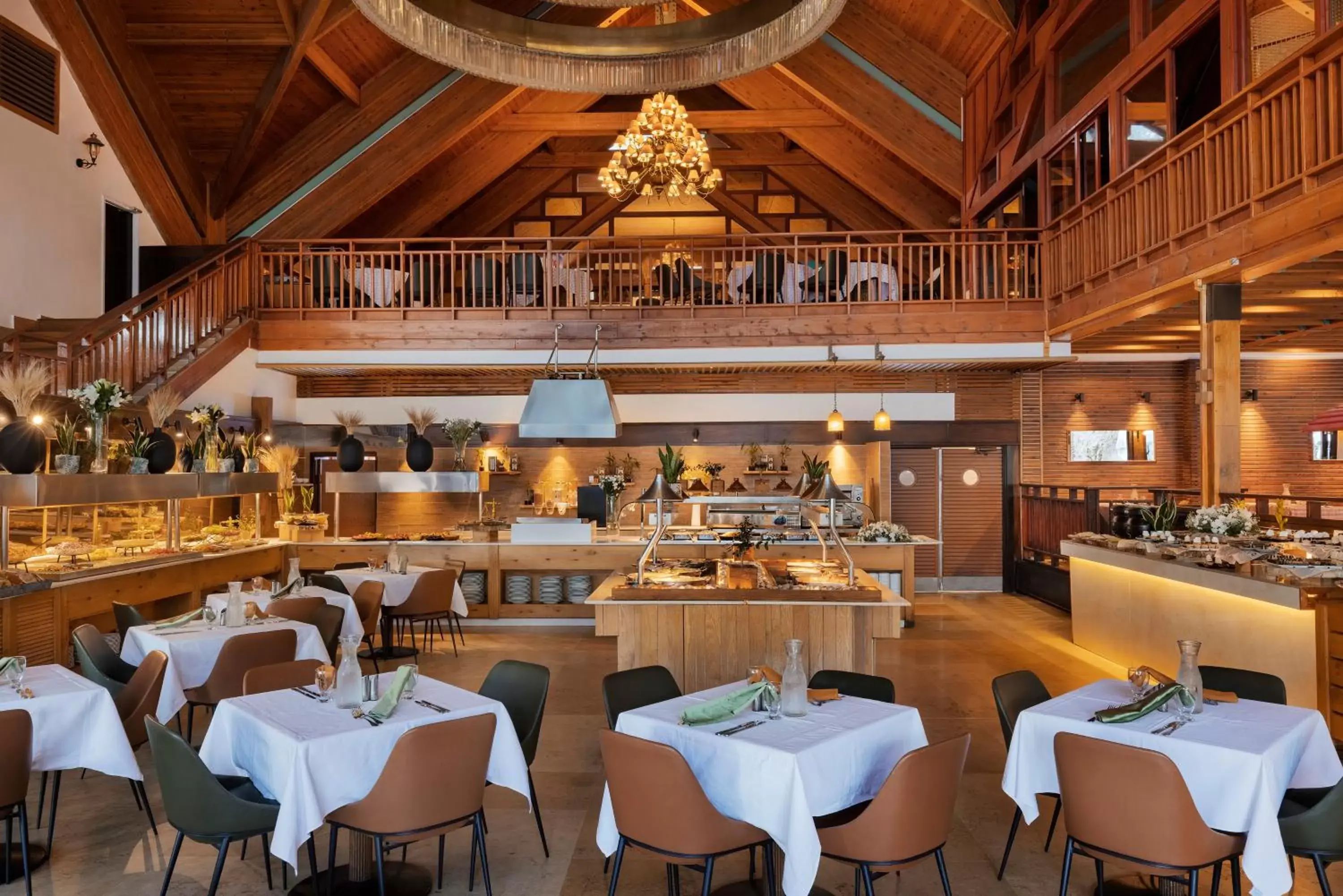 Dining area, Restaurant/Places to Eat in Herbert Samuel Royal Shangri-La Eilat