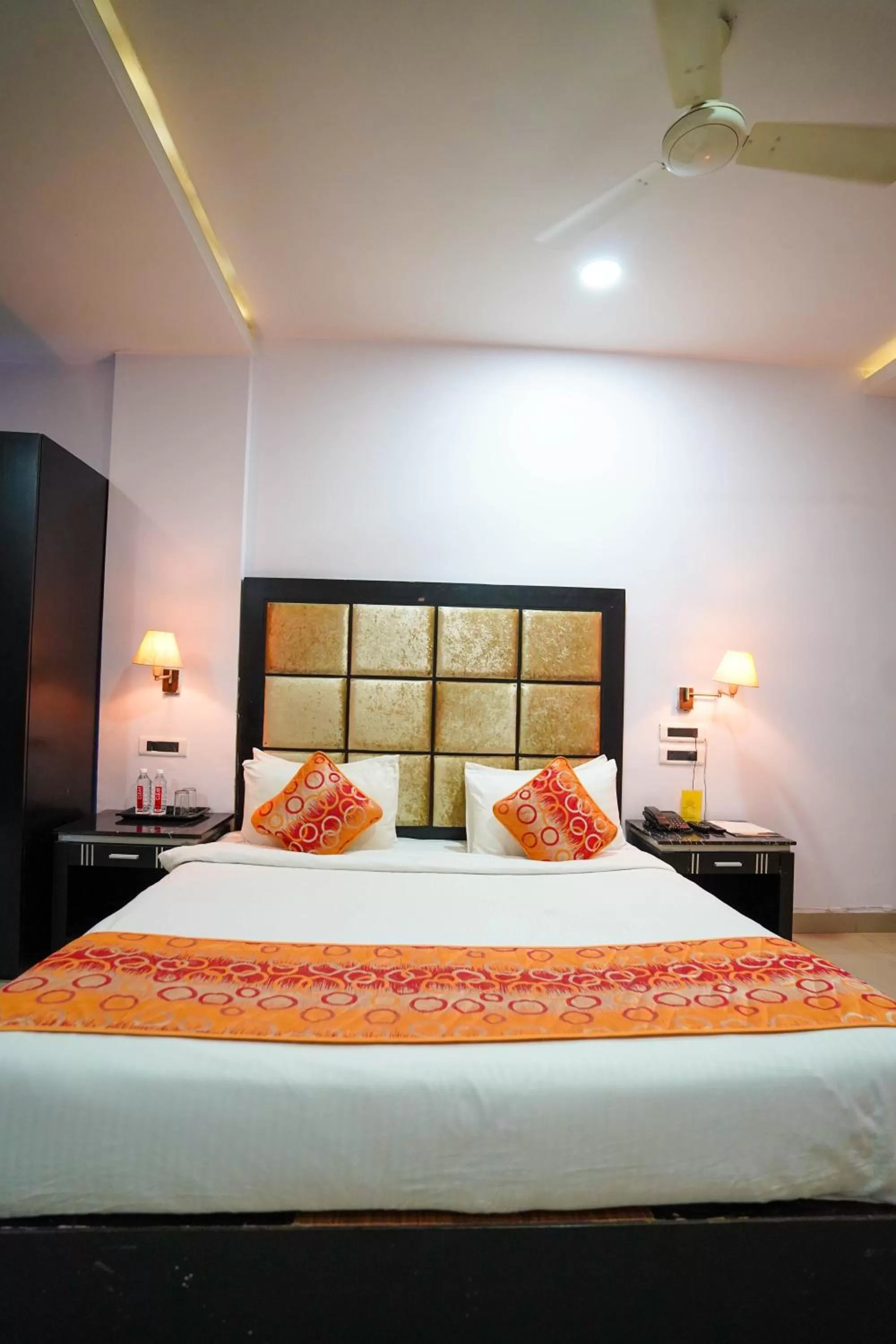 Bed in Hotel Floret Inn