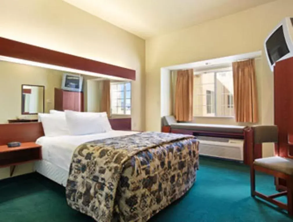 Bedroom, Bed in Microtel Inn & Suites by Wyndham Wellton