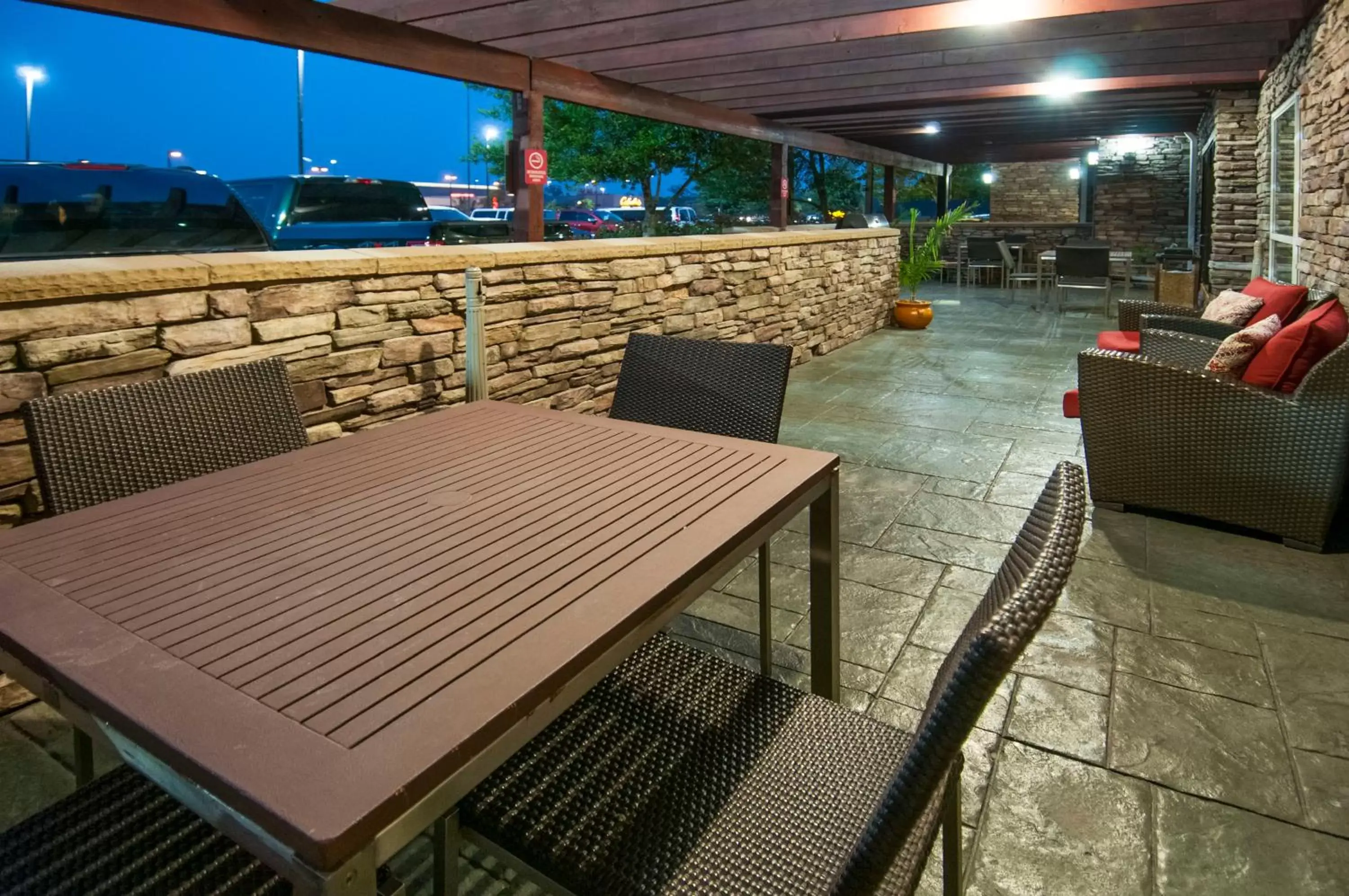 Balcony/Terrace, Restaurant/Places to Eat in TownePlace Suites by Marriott Baton Rouge Gonzales