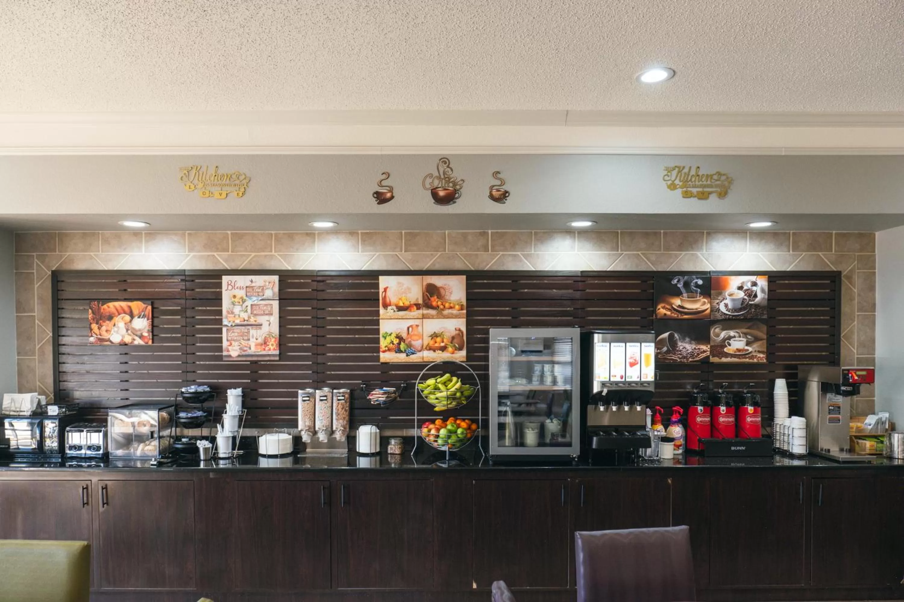 Restaurant/Places to Eat in BAYMONT BY WYNDHAM