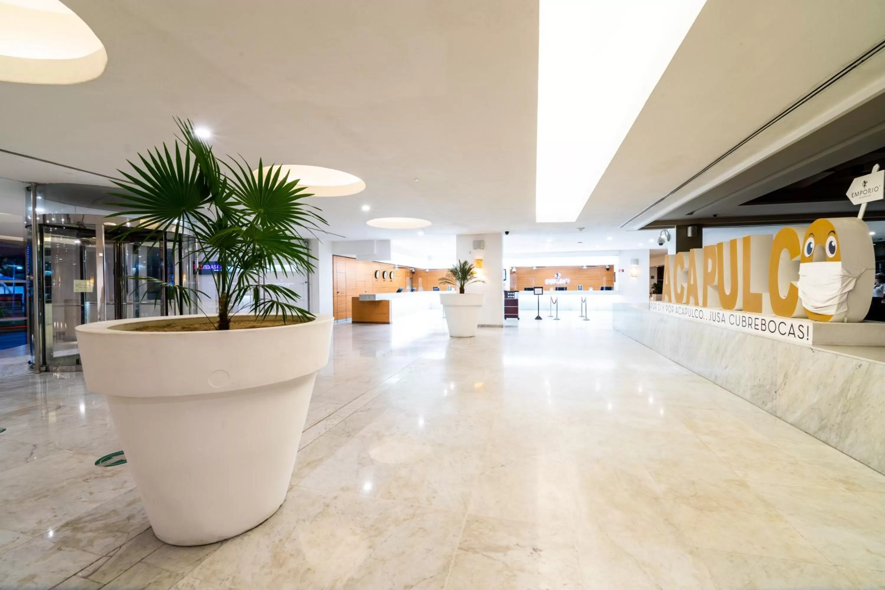 Lobby or reception in Emporio Acapulco