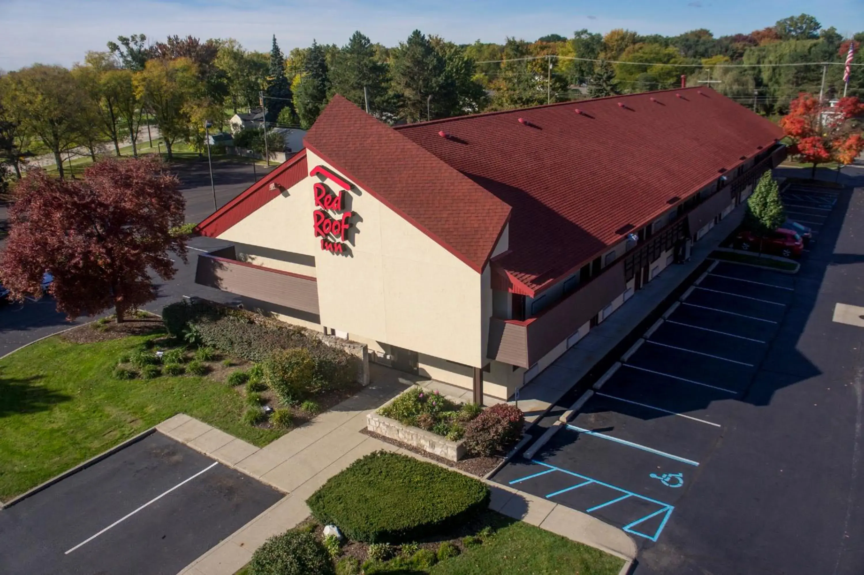 Property building, Bird's-eye View in Red Roof Inn Detroit - Troy