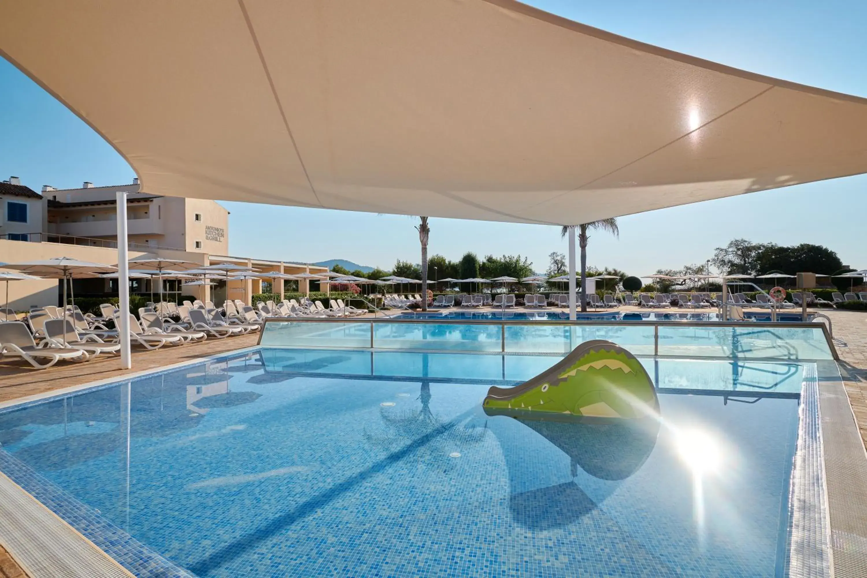 Swimming Pool in Hipotels Cala Bona Club