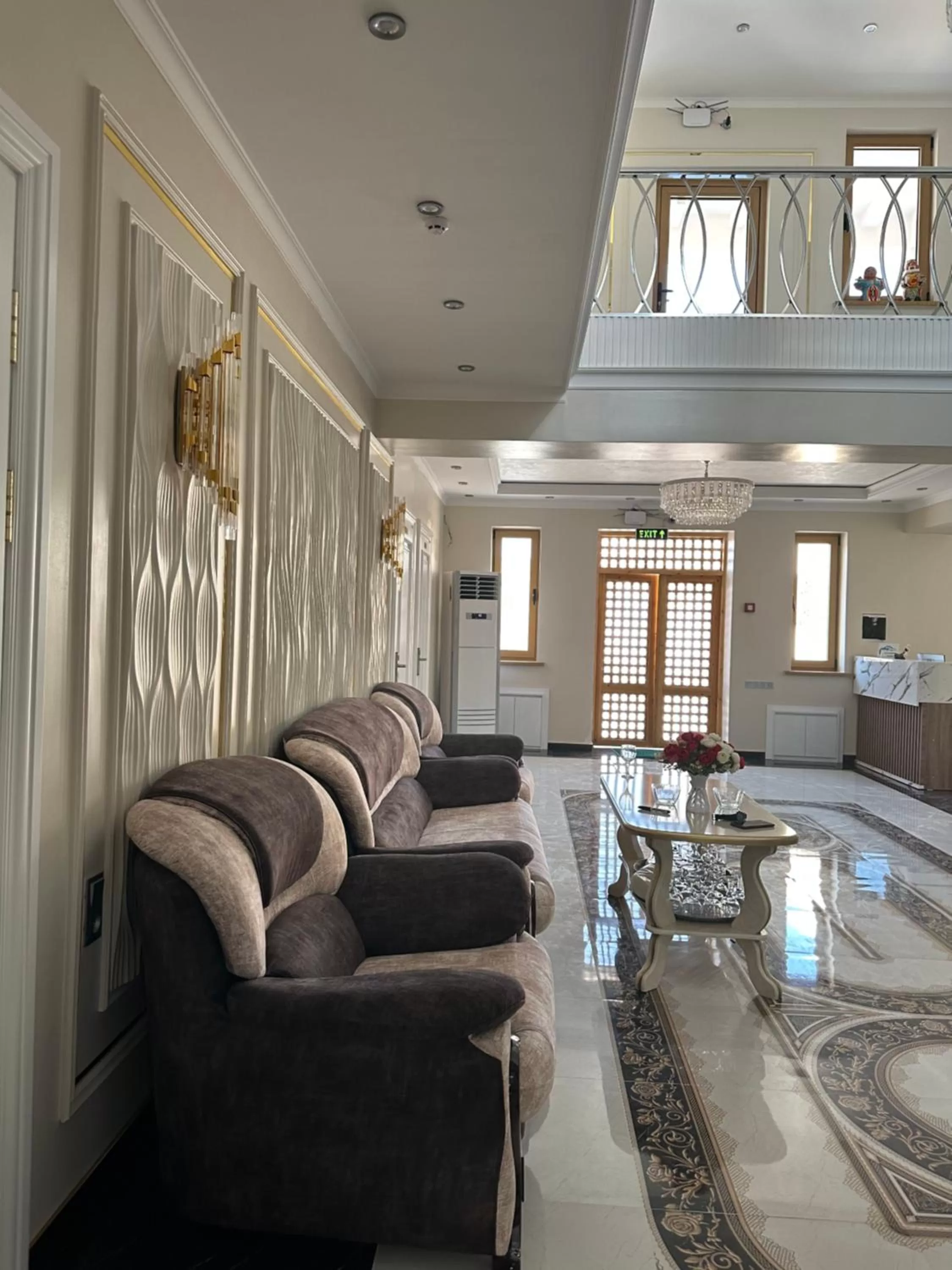 Seating area in New Minor Hotel