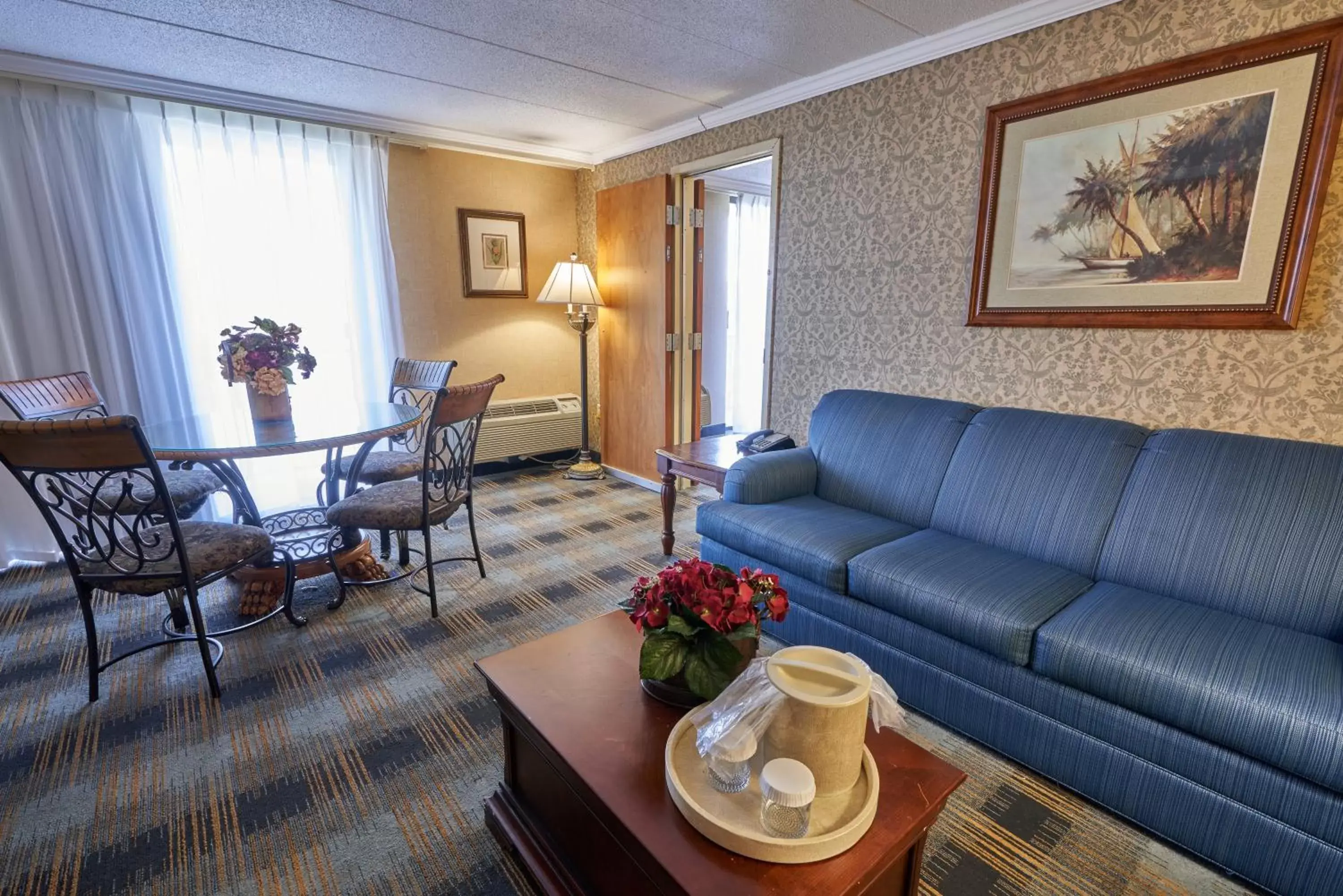 Seating Area in Riverview Inn & Suites