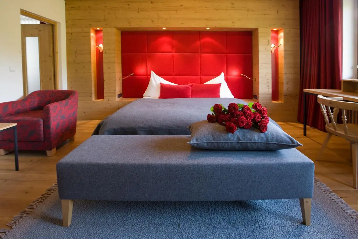 Bedroom, Bed in Minglers Sportalm - Das Gourmet- und Genießerhotel