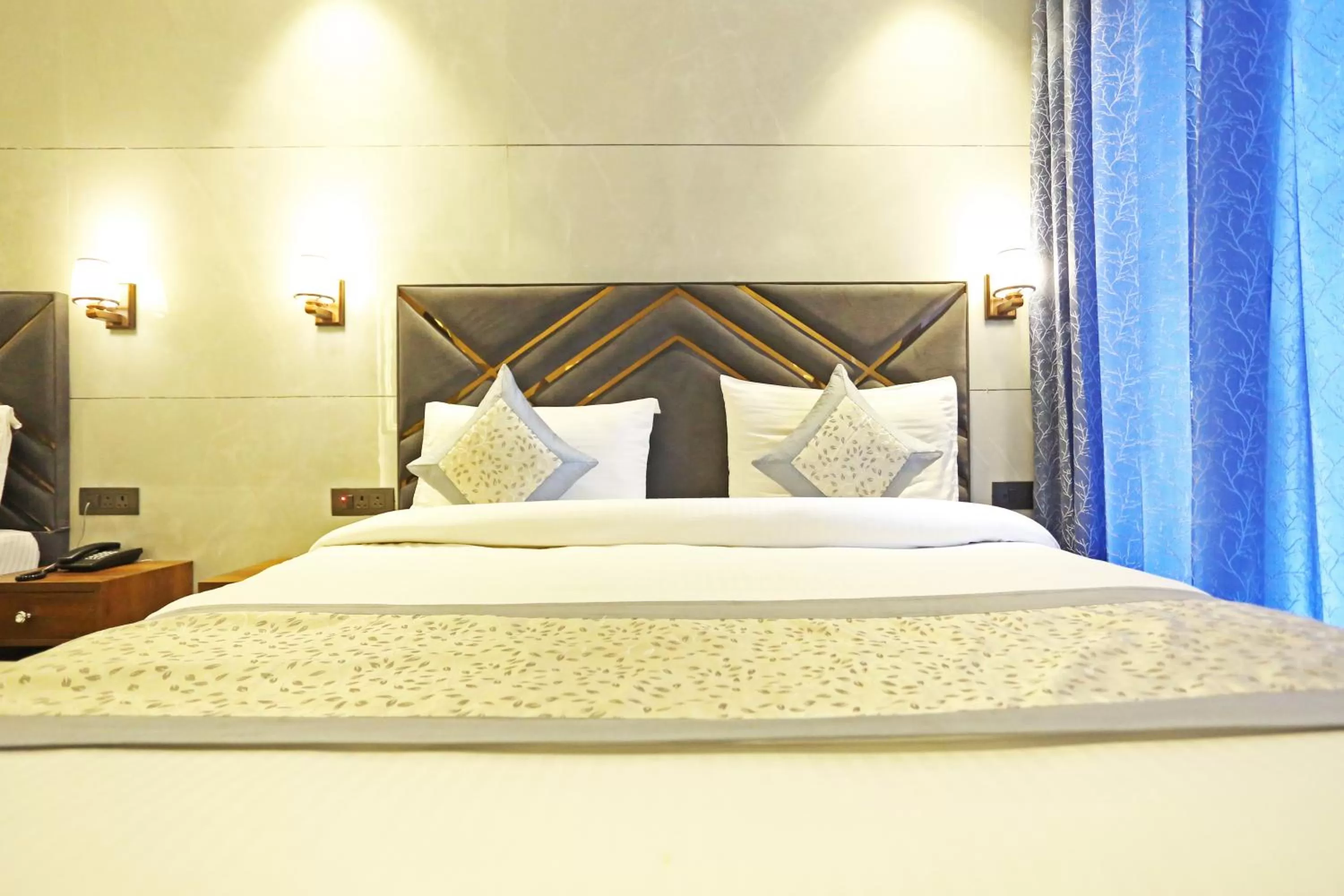 Bed in Frankstay By Hotel Preet in 05 mints walking Distance Nizamuddin Railway Station