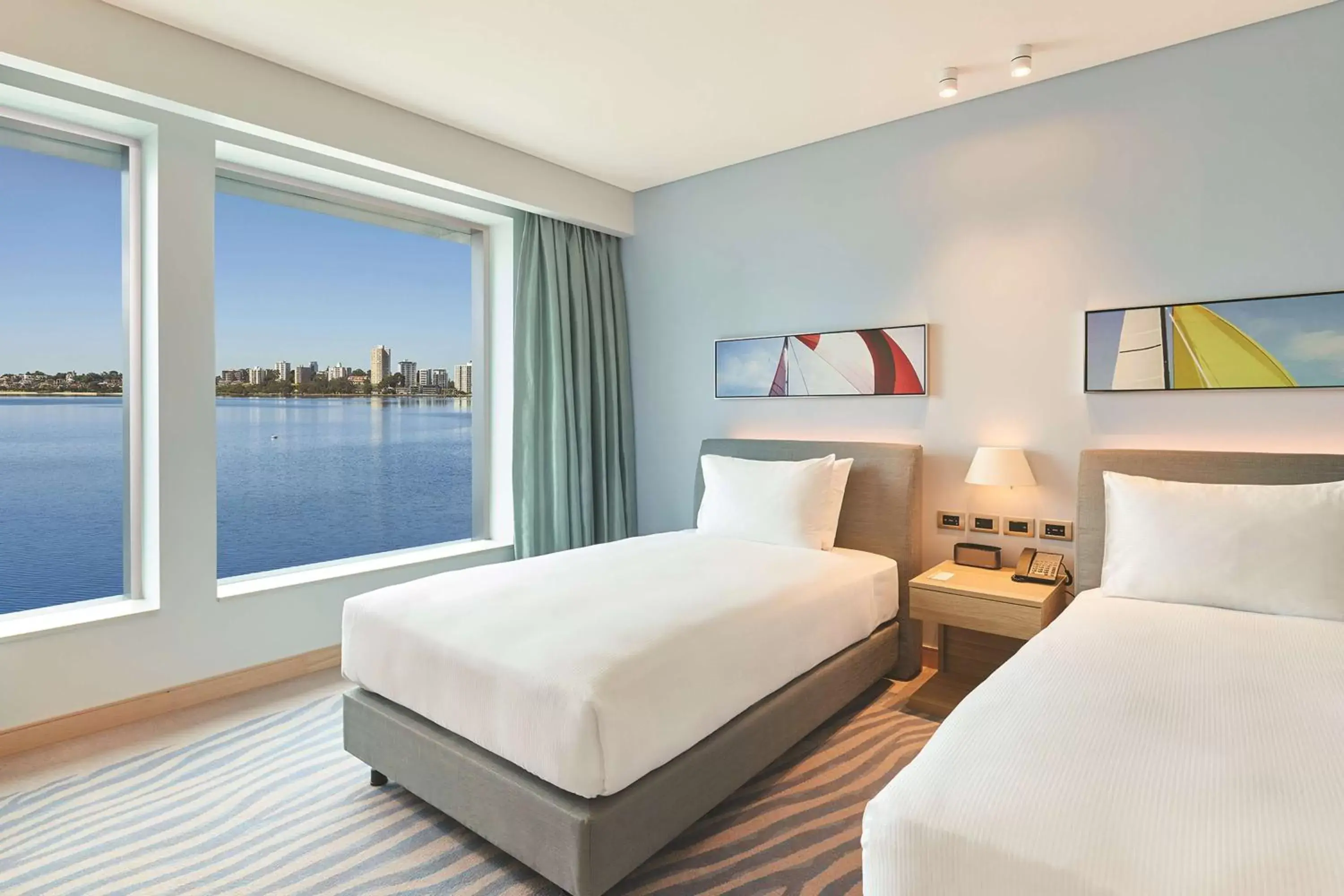 Bed in Doubletree By Hilton Perth Waterfront