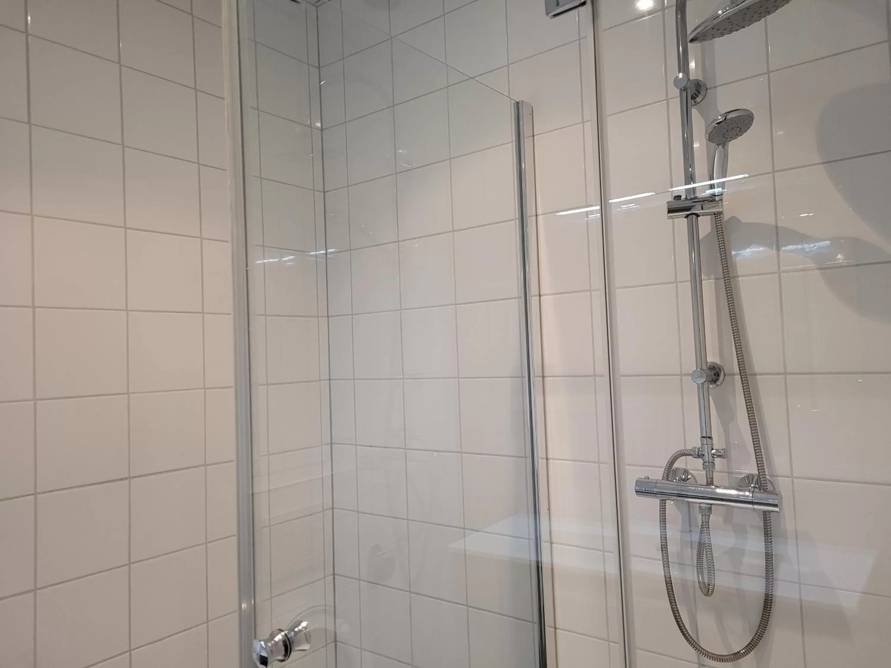 Double or Twin Room with Private Bathroom in L'appel Studio near Amsterdam Double or Twin Room with Private Bathroom in L'appel Studio near Amsterdam