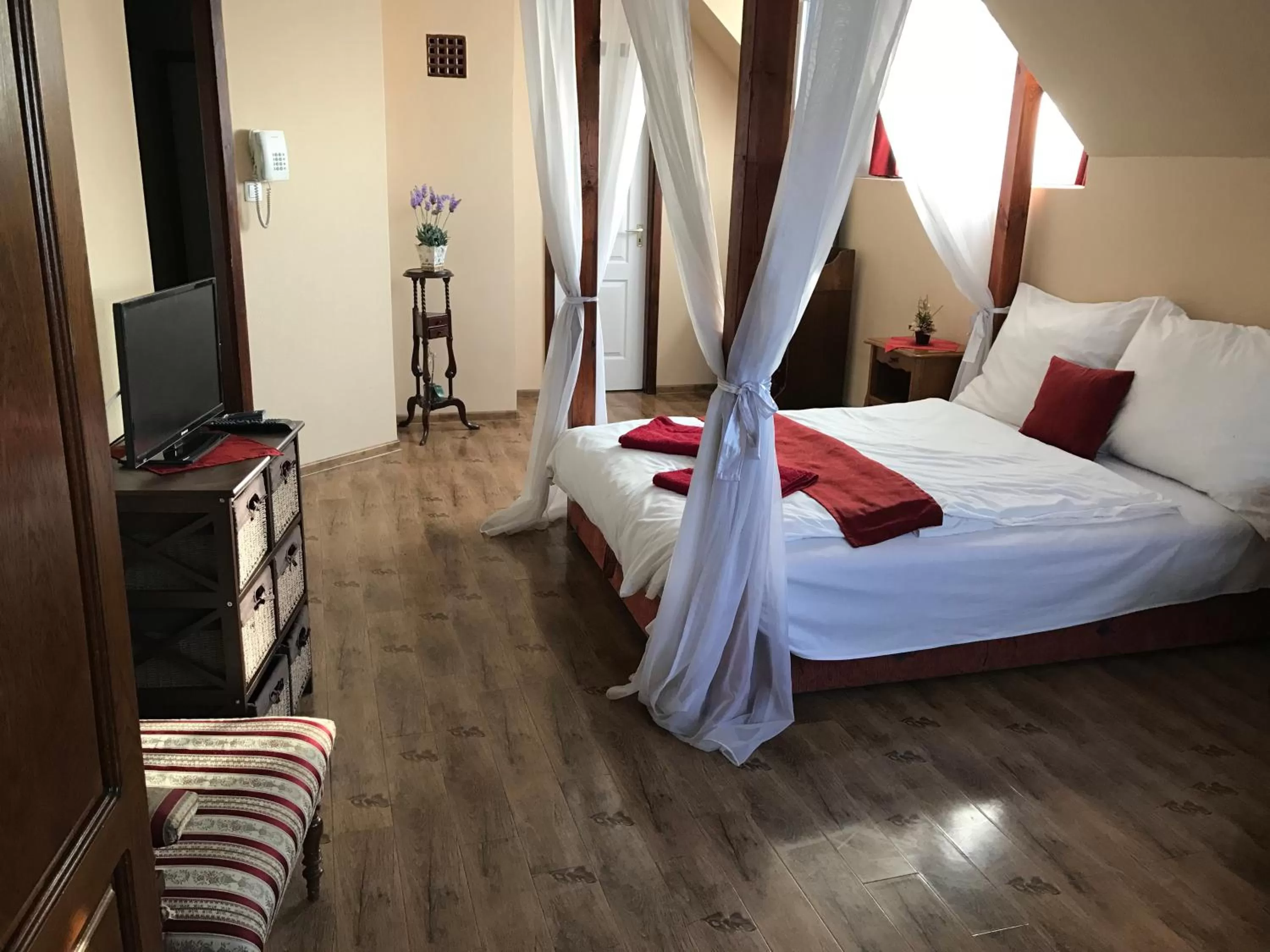 Photo of the whole room, Bed in Abszolút Hotel és Panzió