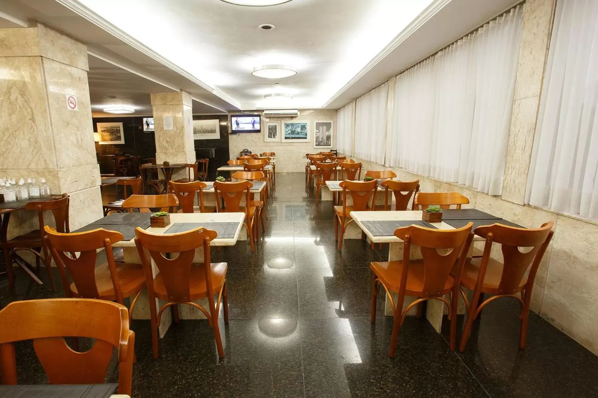 Restaurant/Places to Eat in Savassi Hotel