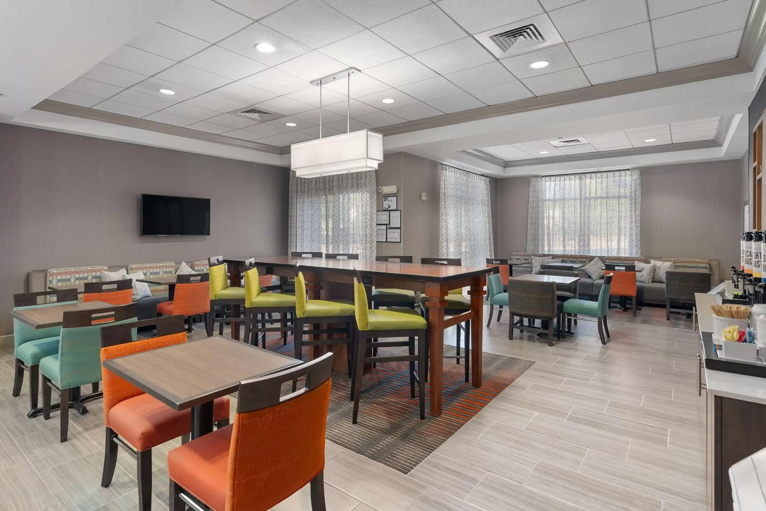 Lobby or reception, Restaurant/Places to Eat in Hampton Inn - Springfield