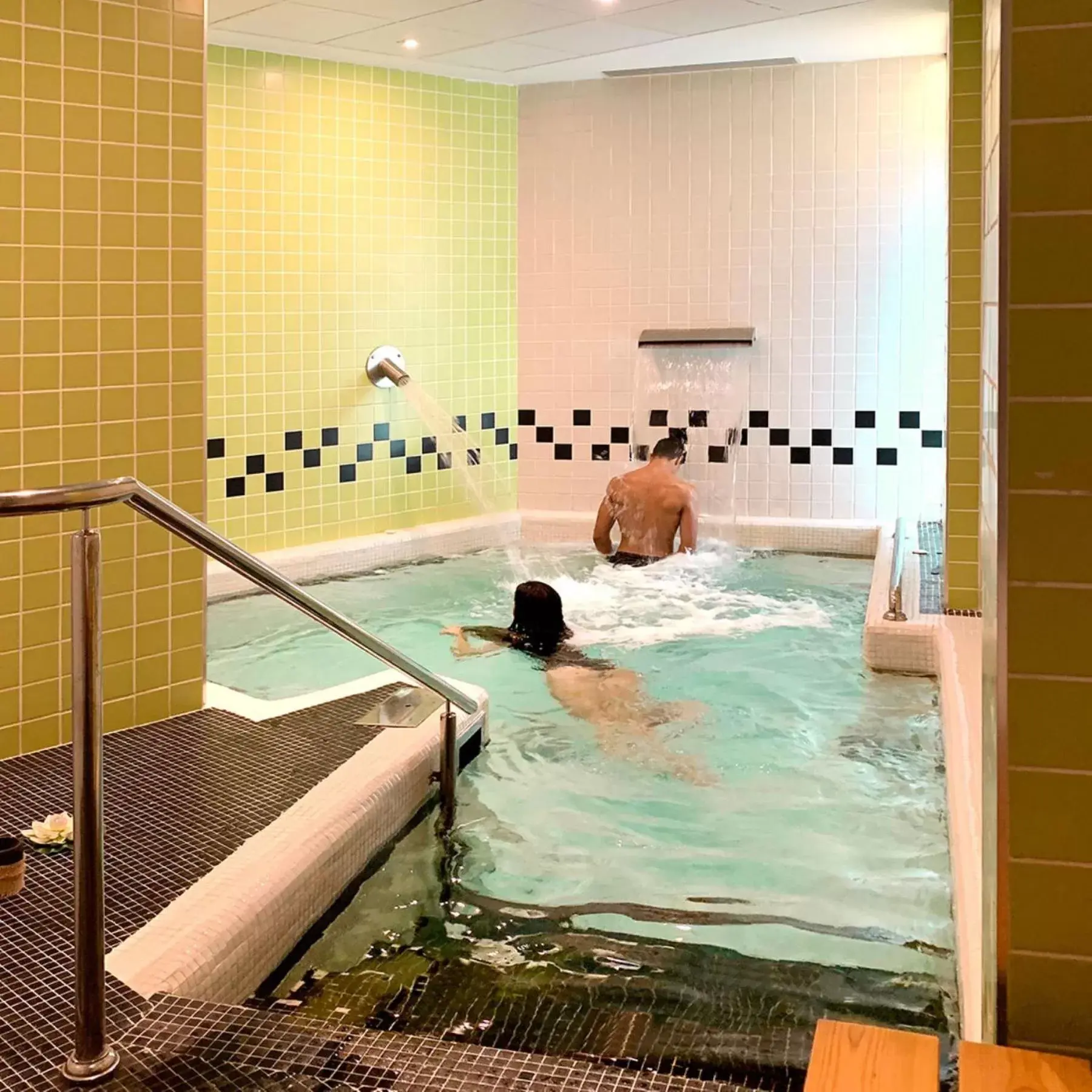 Hot Tub, Swimming Pool in Gran Hotel Don Manuel