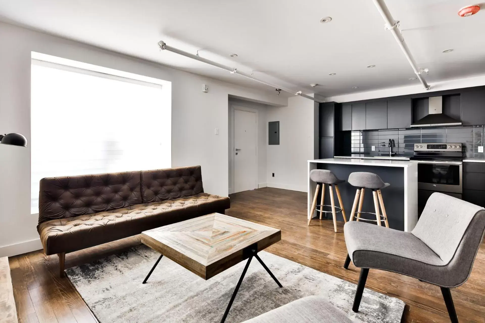 Kitchen or kitchenette, Seating Area in Bakan- Saint Francois Xavier