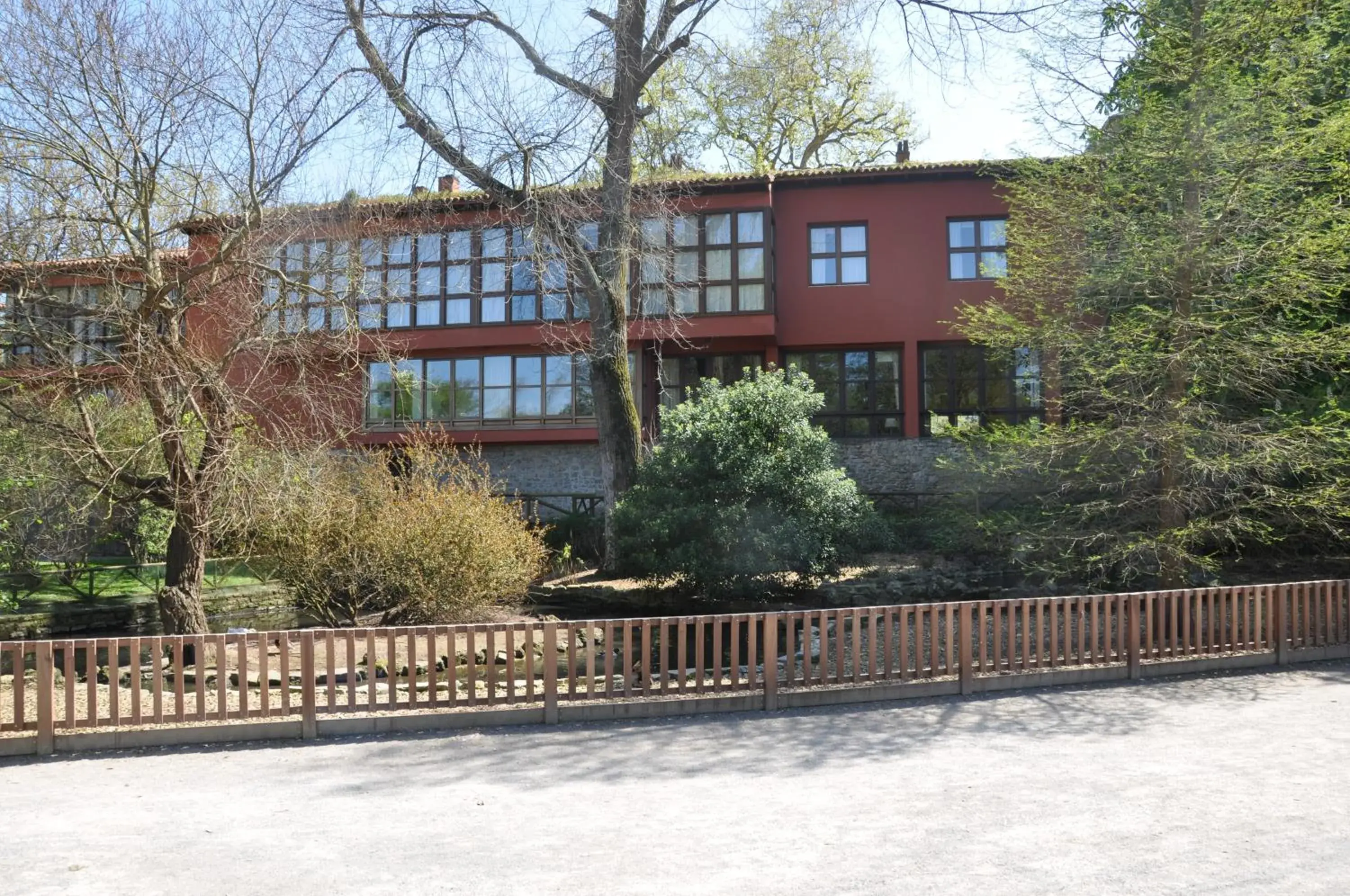 Facade/entrance in Parador de Gijón Facade/entrance in Parador de Gijón