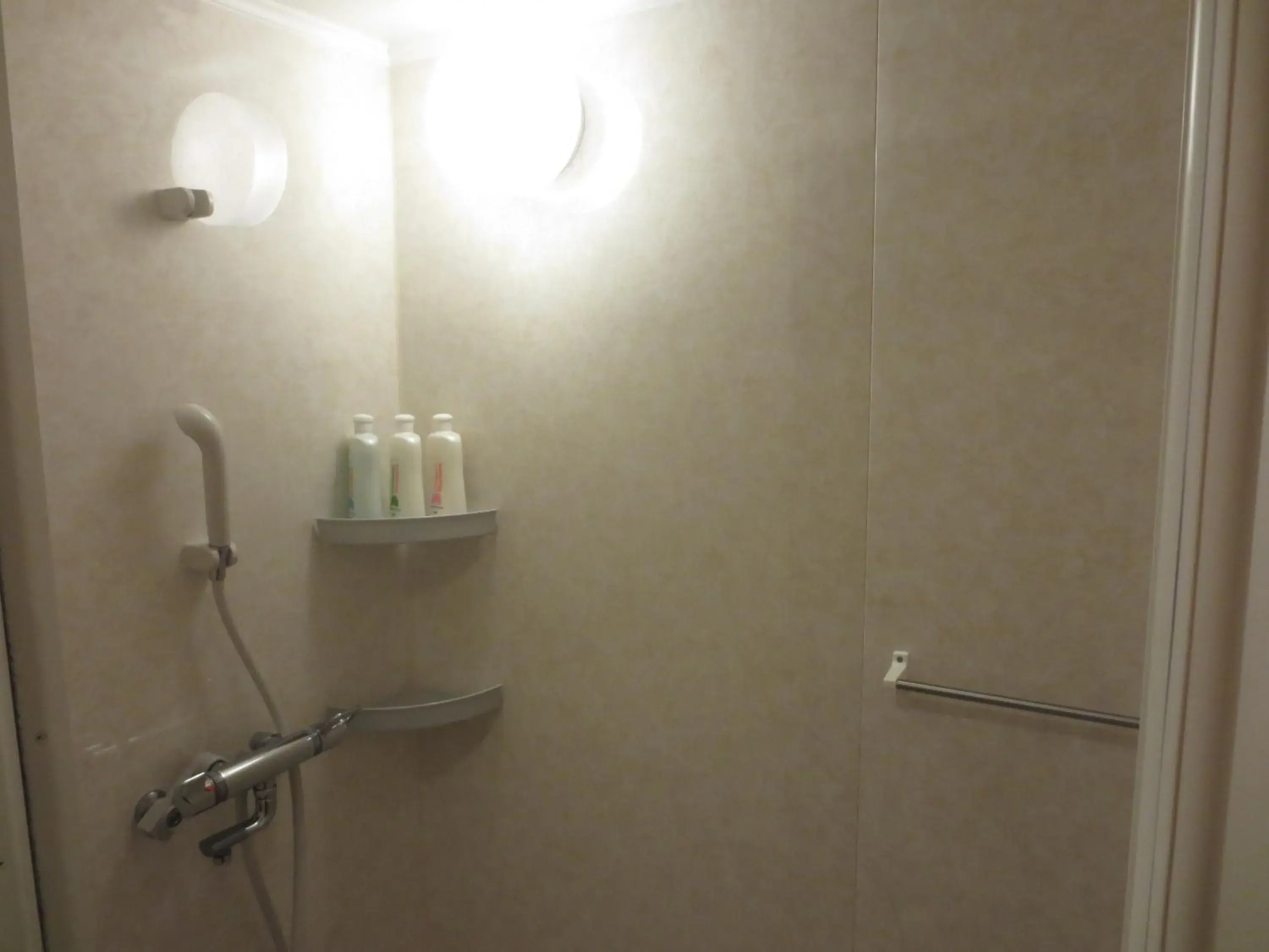 Shower, Bathroom in K's House Ito Onsen - Historical Ryokan Hostel