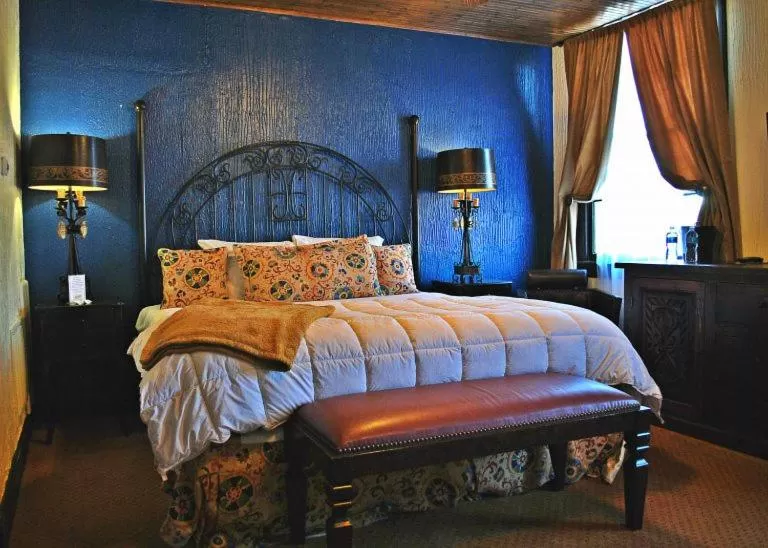 Bed in The Holland Hotel