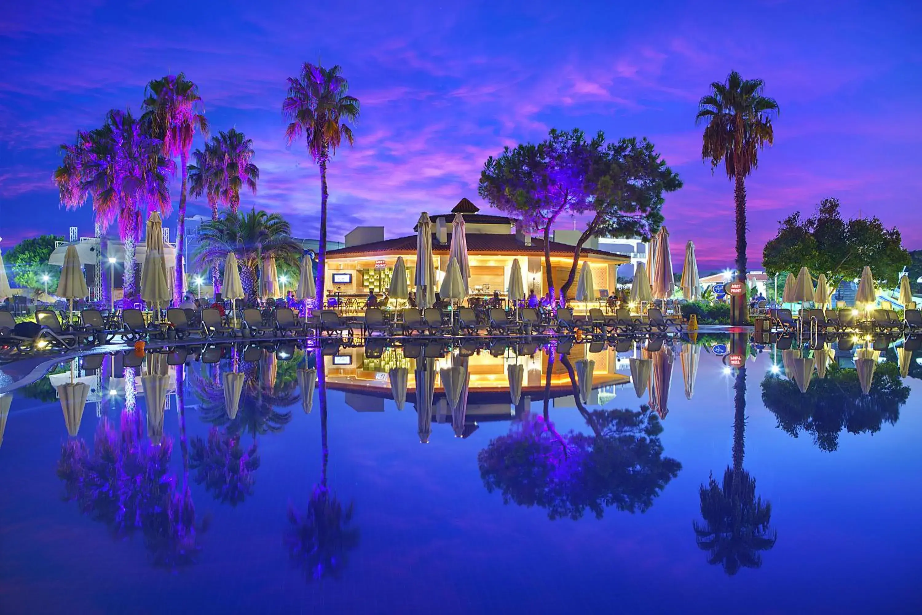 Pool view, Swimming Pool in Bellis Deluxe Hotel