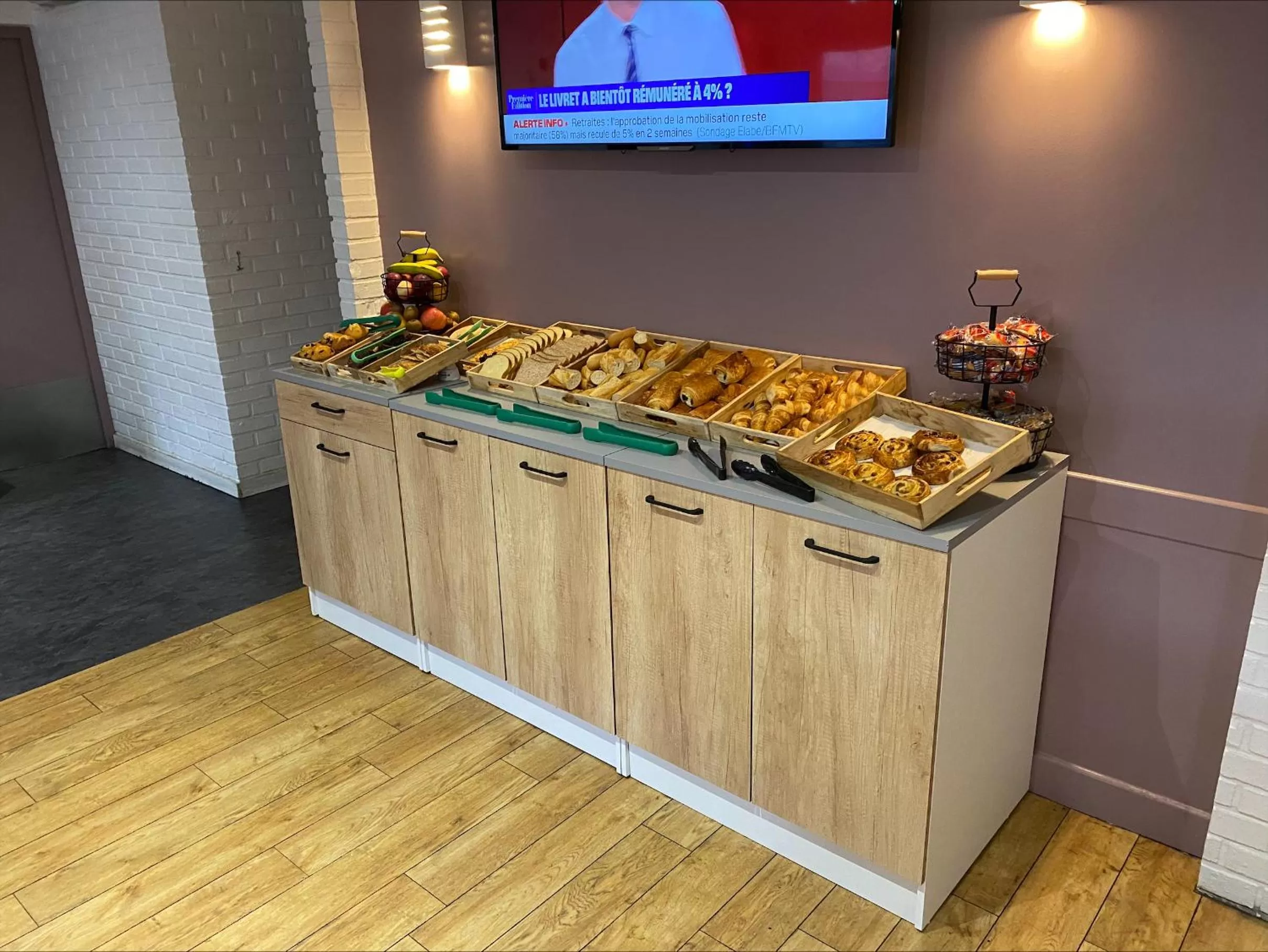 Breakfast in Kyriad Montargis Amilly