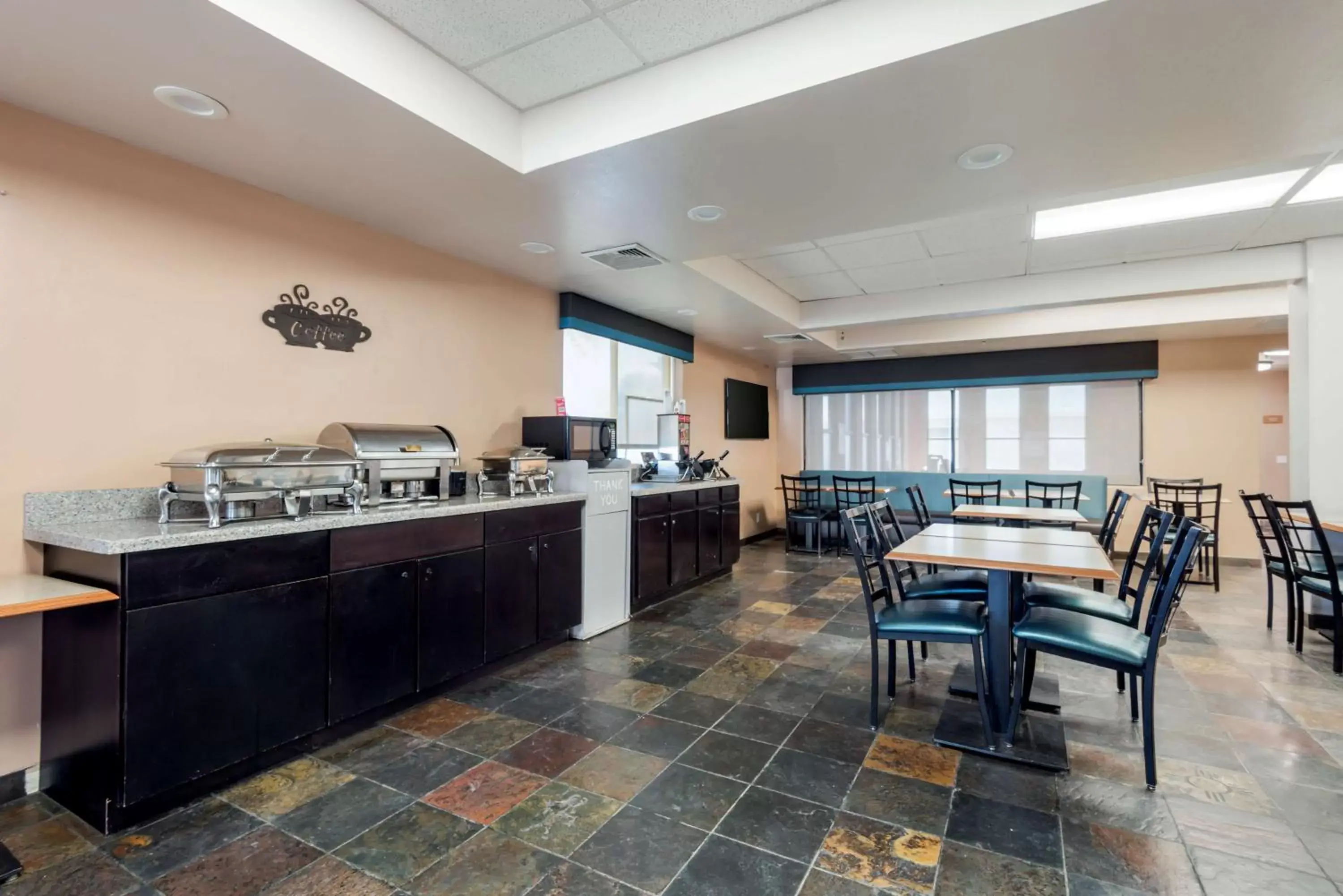 Breakfast, Restaurant/Places to Eat in Best Western Turquoise Inn & Suites