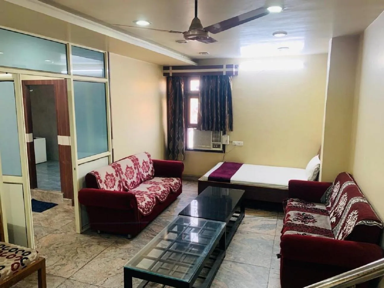 Living room in HOTEL ANAND