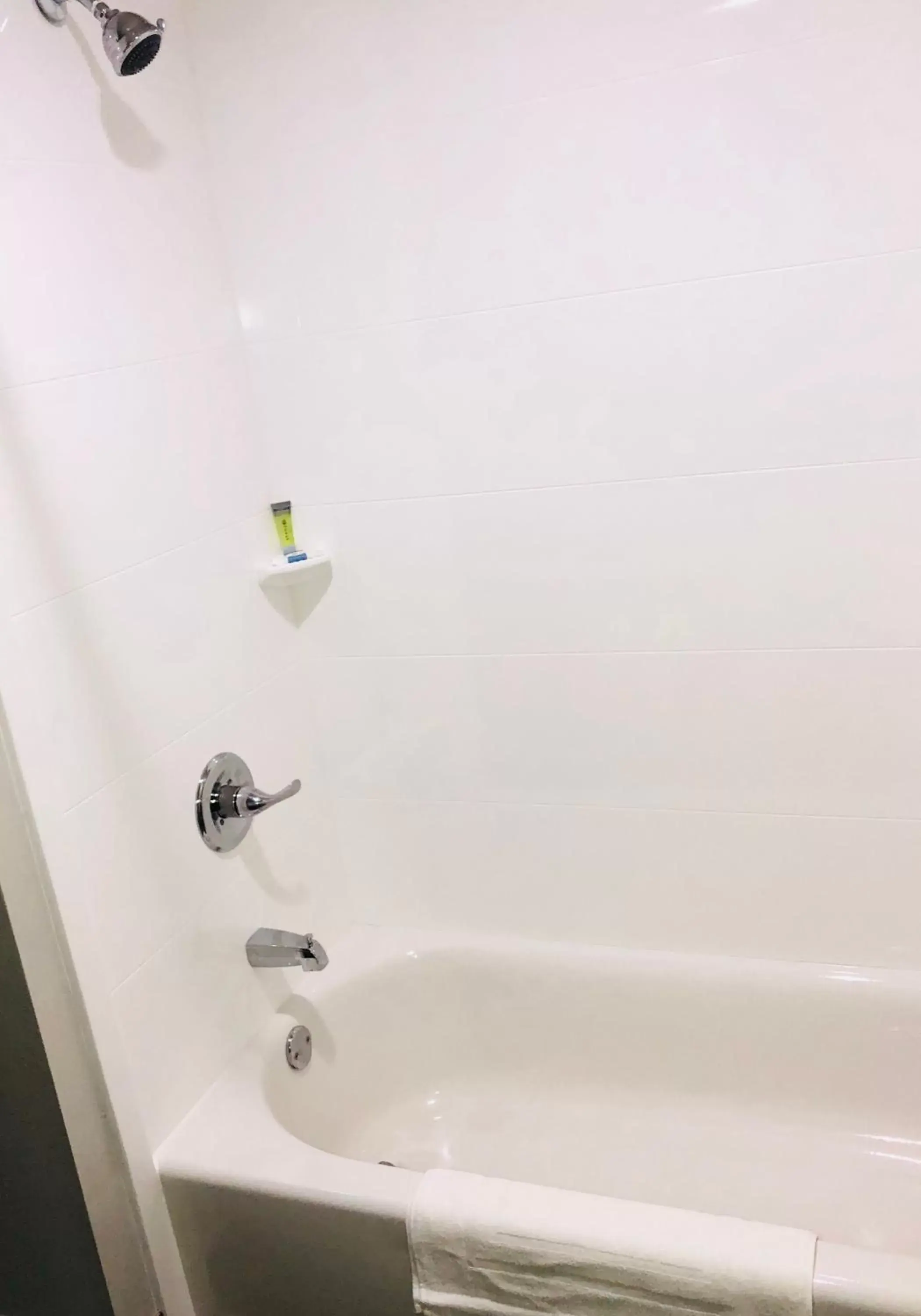 Bathroom in Hotel Glenpool