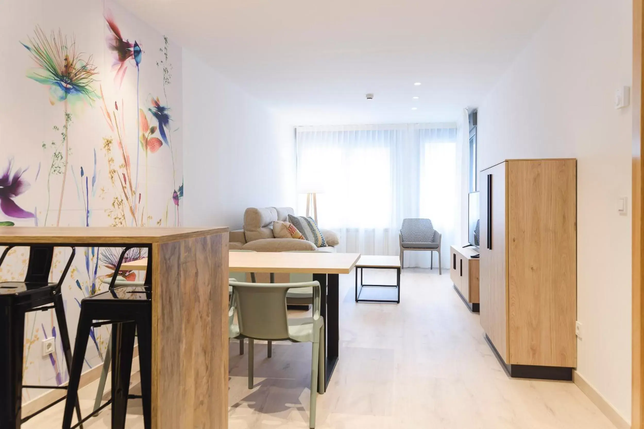 Two-Bedroom Apartment in APARTHOTEL SALBURUA Two-Bedroom Apartment in APARTHOTEL SALBURUA