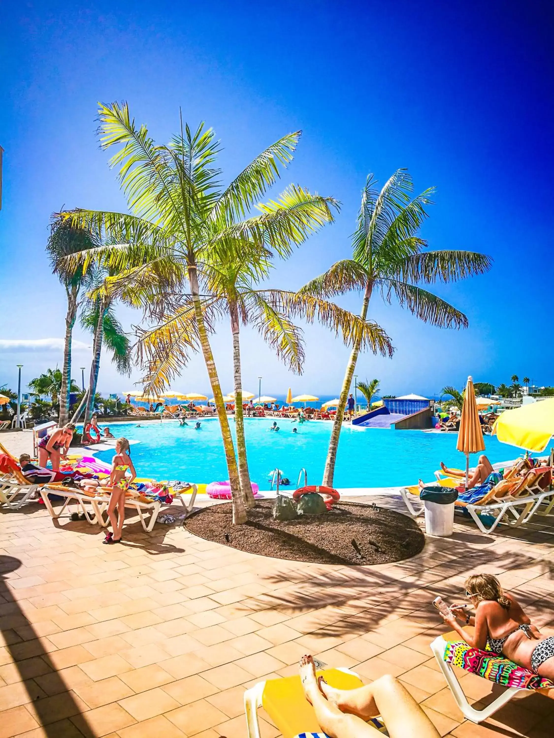 Patio, Beach in Hotel Riosol