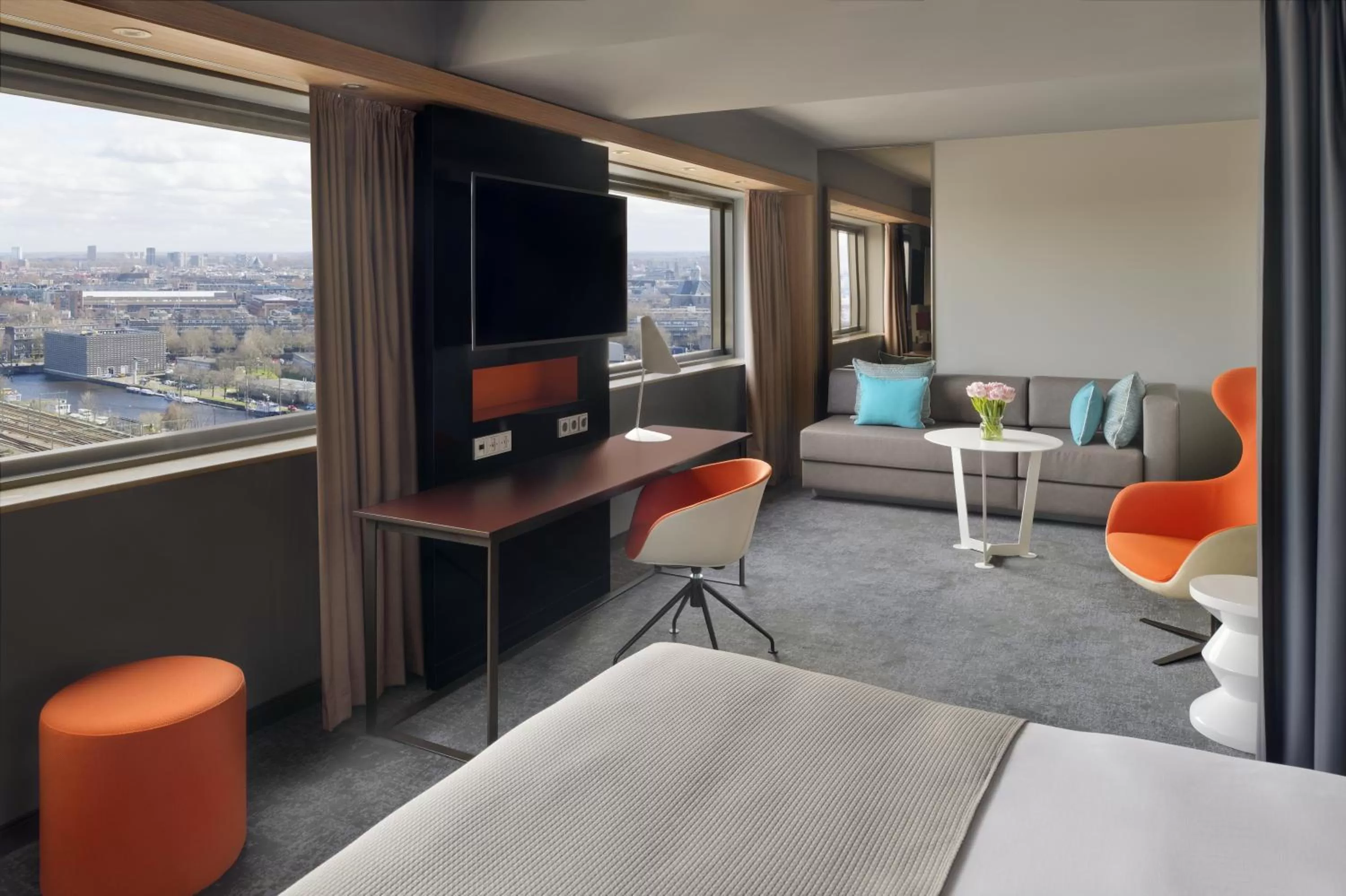 Photo of the whole room in Mövenpick Hotel Amsterdam City Centre